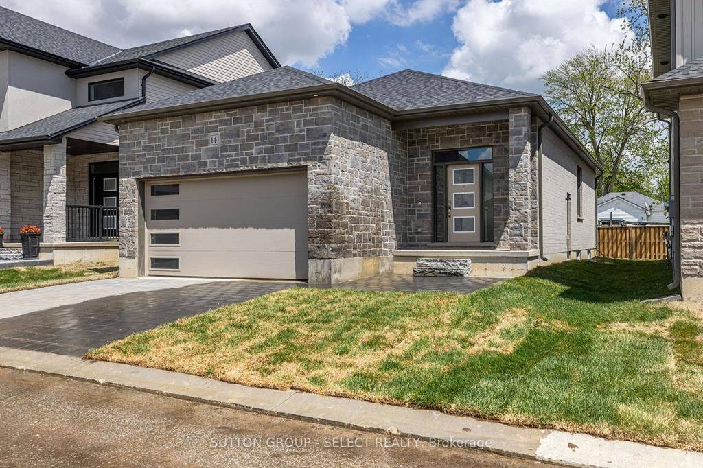 Lucan Biddulph, ON N0M 1V0,7966 Fallon DR #14