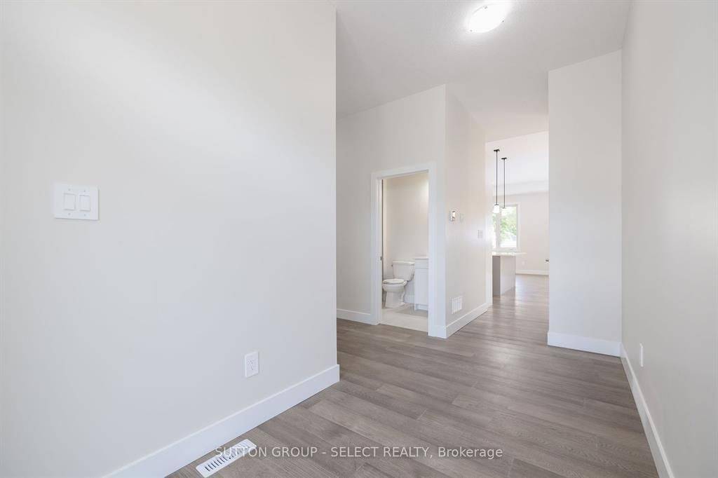 Lucan Biddulph, ON N0M 1V0,7966 Fallon DR #14