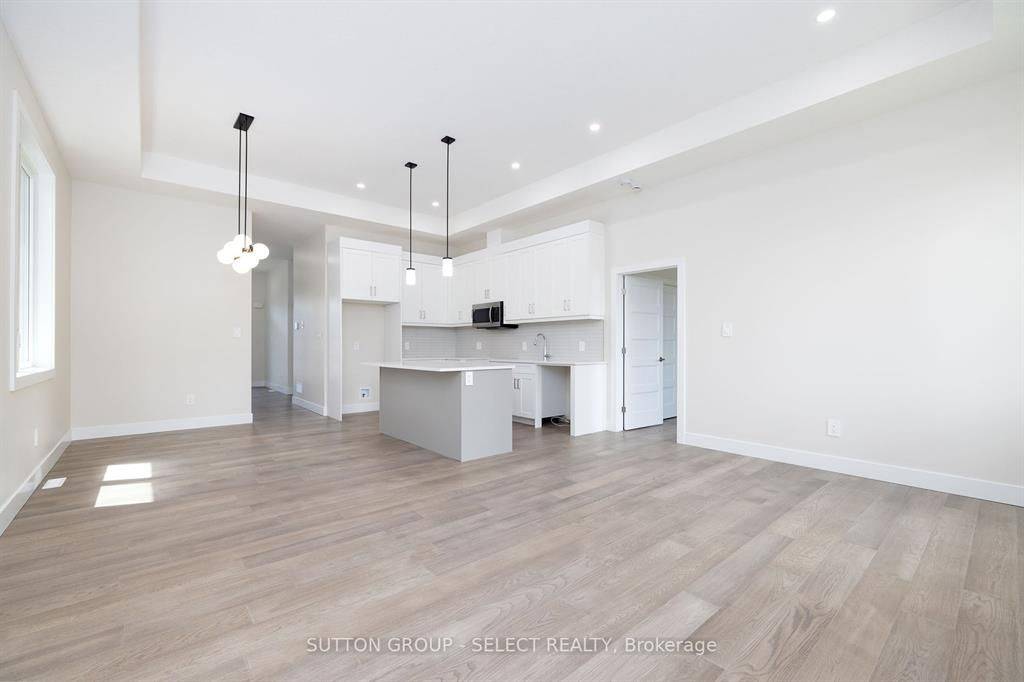 Lucan Biddulph, ON N0M 1V0,7966 Fallon DR #14