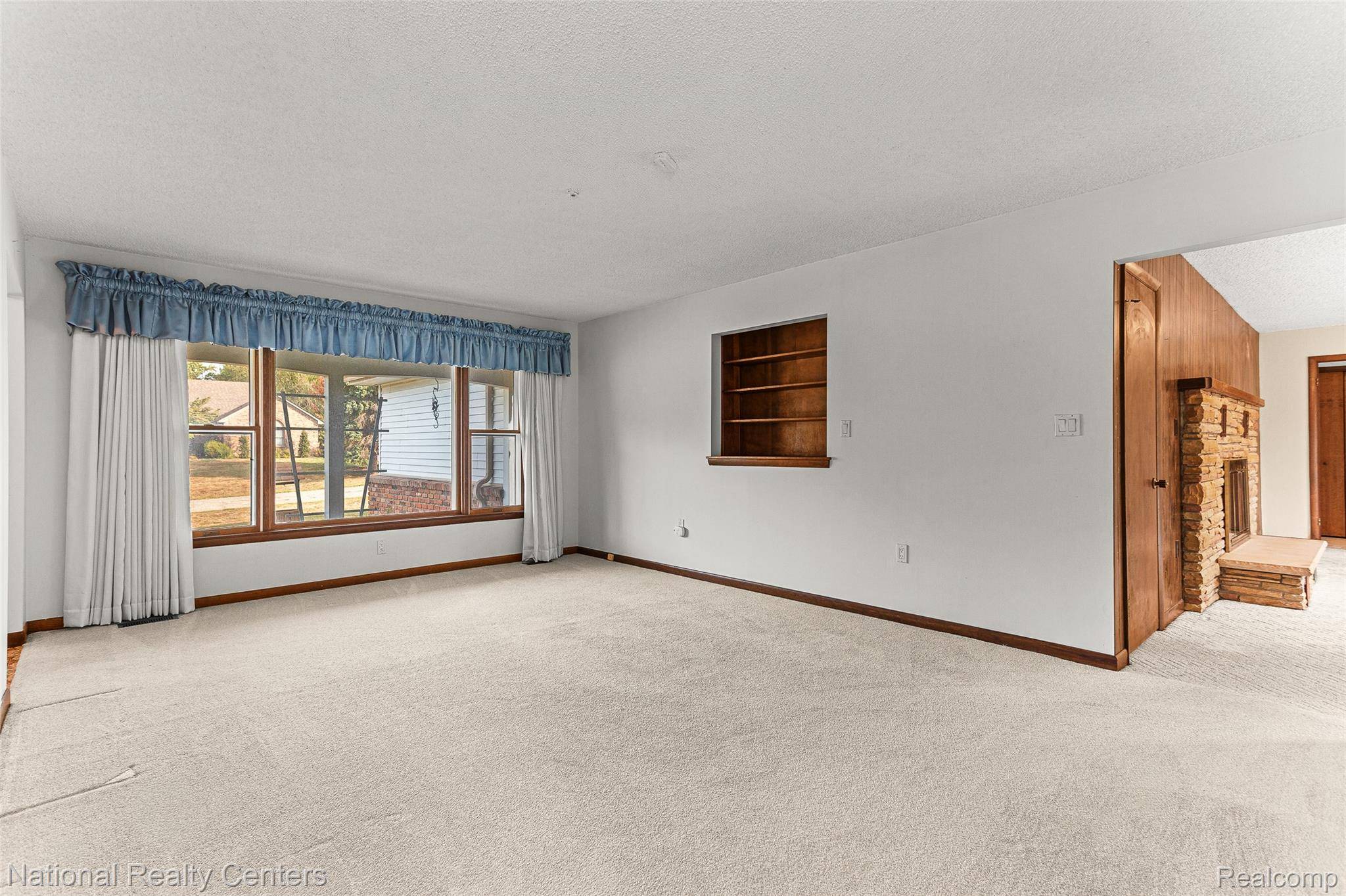 South Lyon, MI 48178,12518 Clover LN