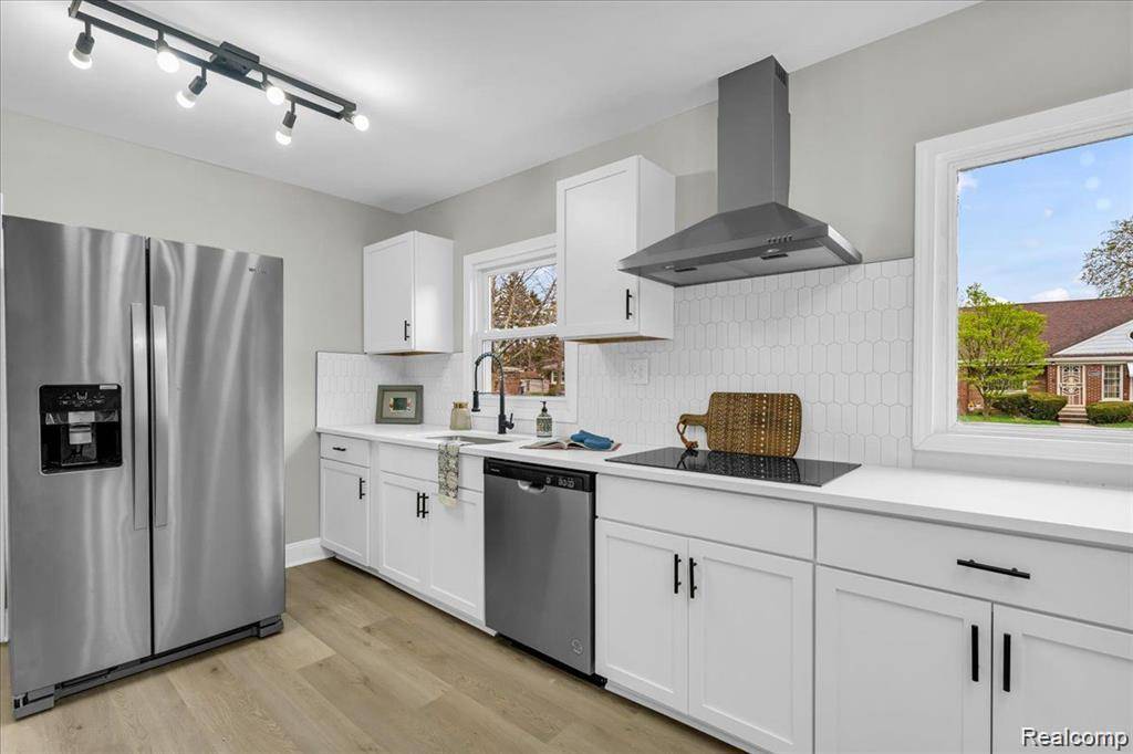 Detroit, MI 48235,19909 Hartwell ST