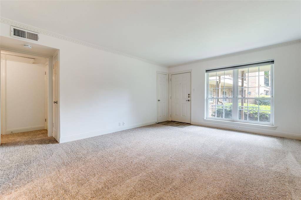 Dallas, TX 75230,7904 Royal Lane #126