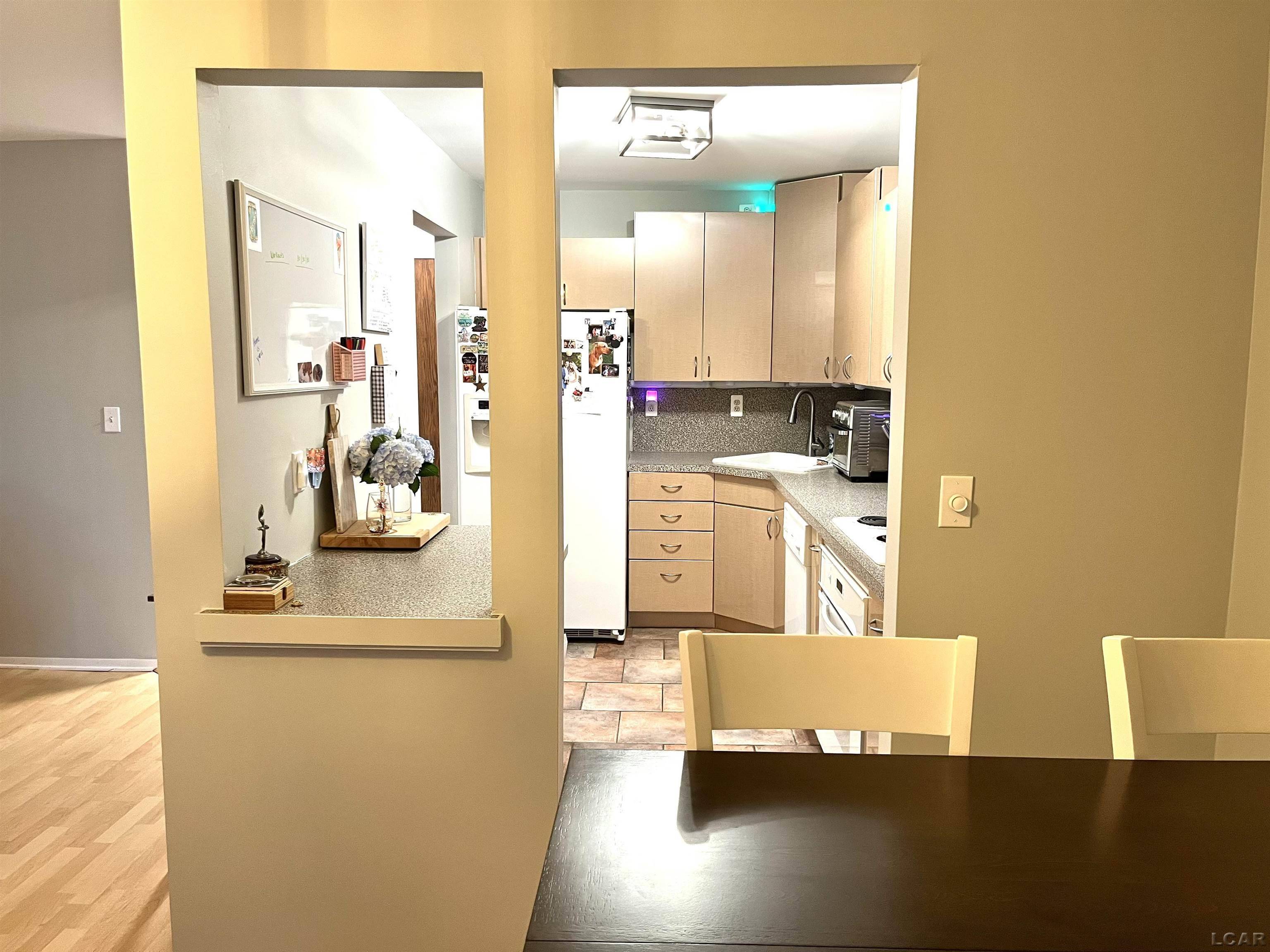 Farmington, MI 48334,30515 W 14 Mile RD