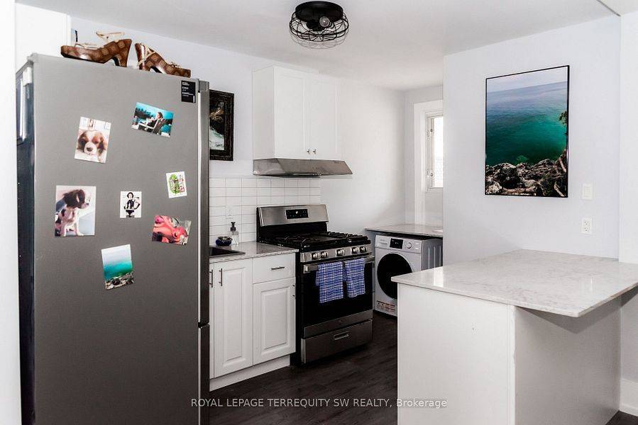 Toronto E02, ON M4C 1C7,102 Merrill AVE E #Main Fl