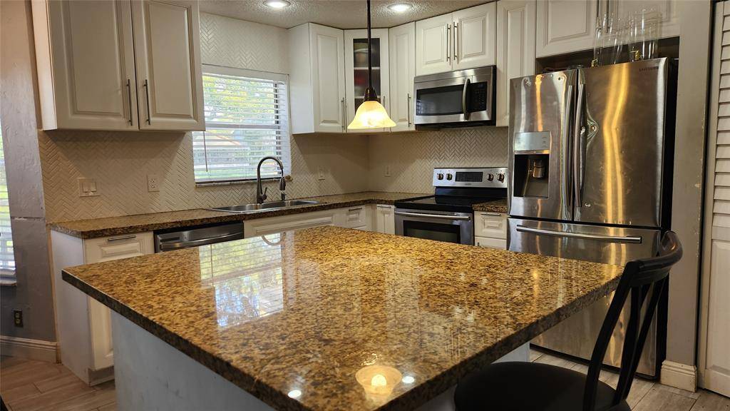 Boynton Beach, FL 33472,6011 Citrine Ct