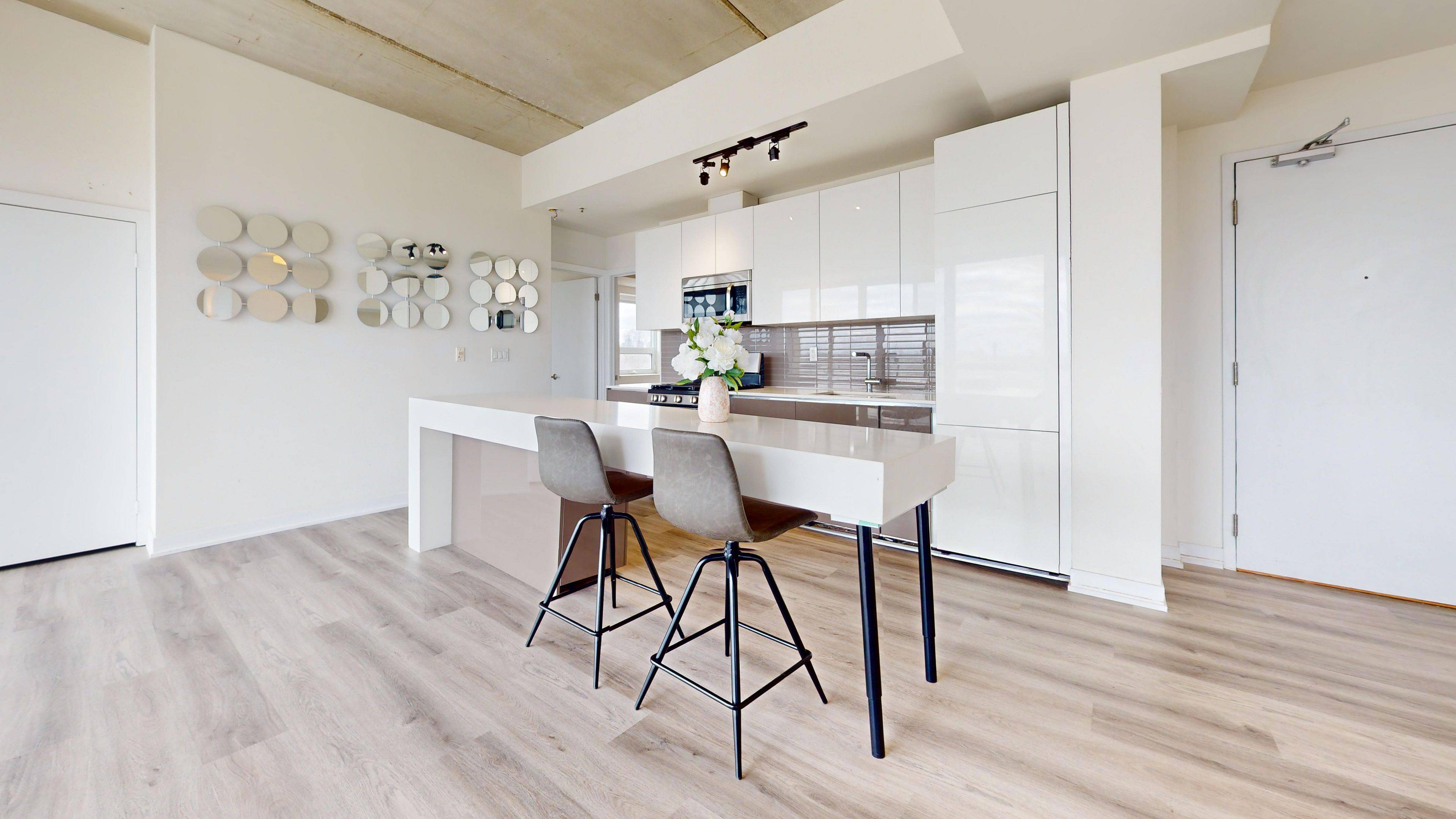 Toronto W07, ON M8Z 0C9,51 Lady Bank RD #501