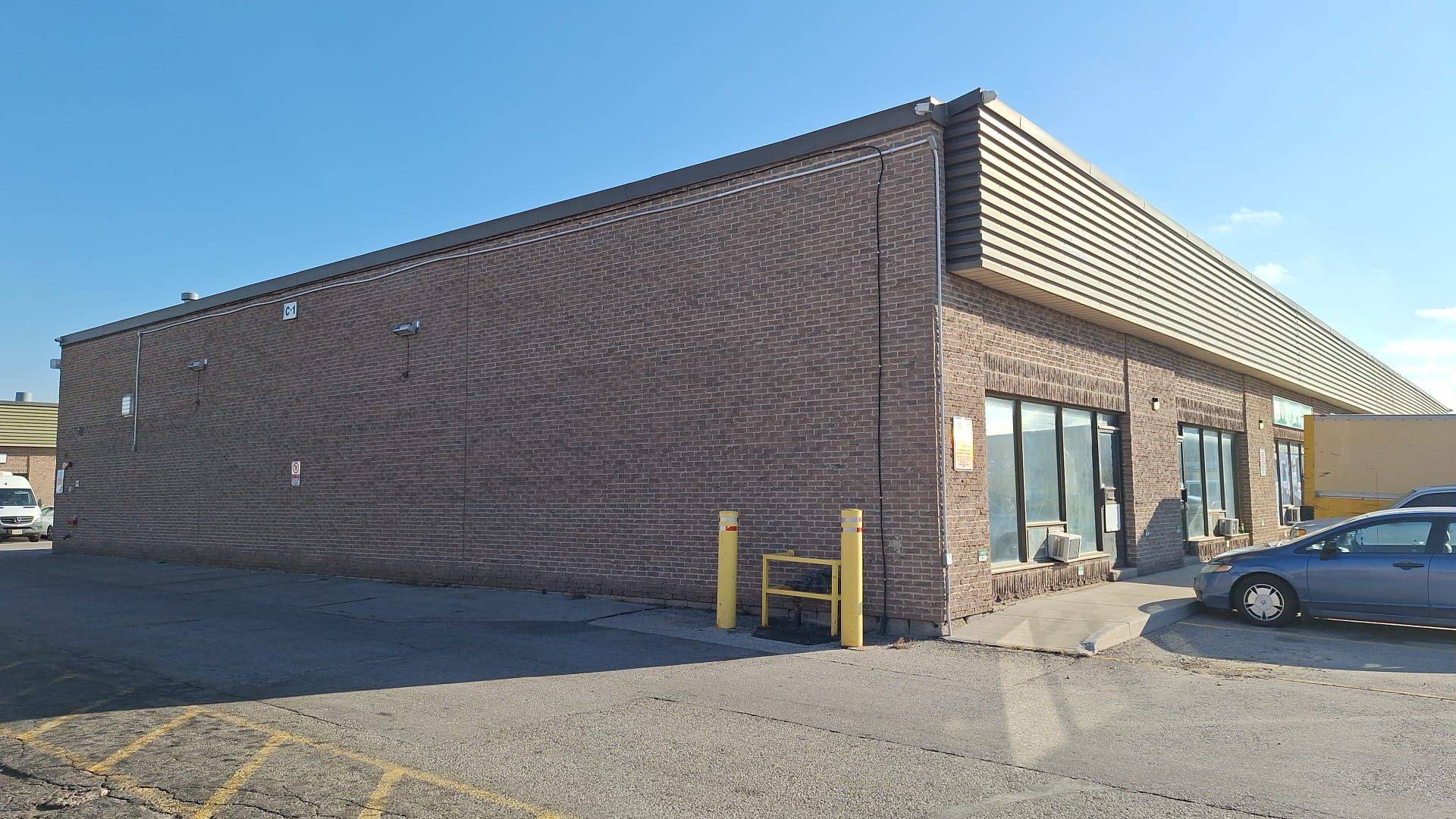 Mississauga, ON L4T 3W4,7171 Torbram RD #C2