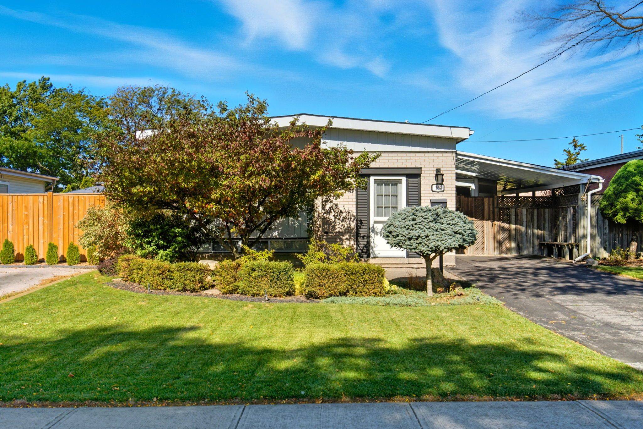 Hamilton, ON L8V 2P5,106 Fielding CRES