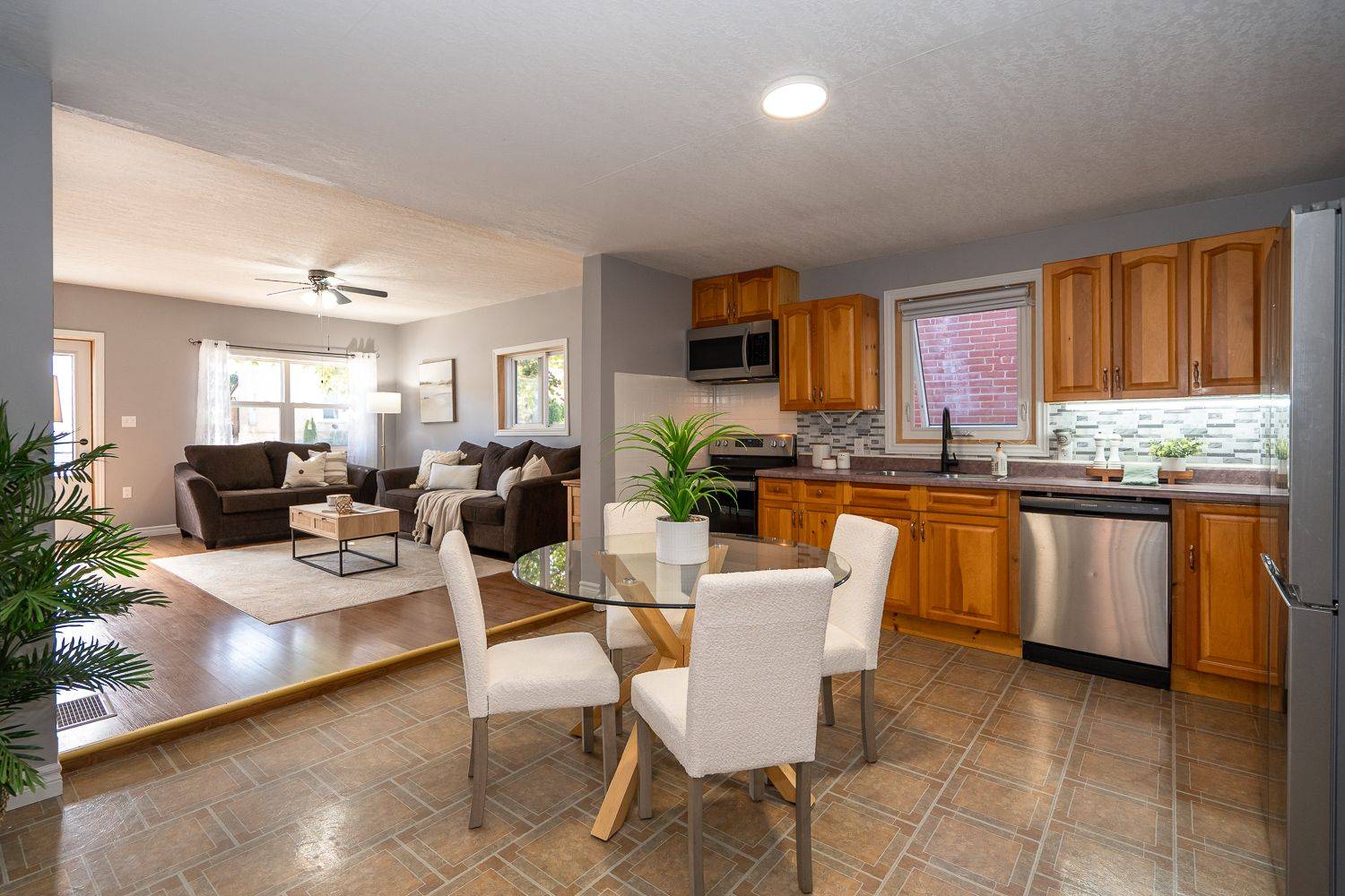 Wellington North, ON N0G 1A0,131 Frederick ST E