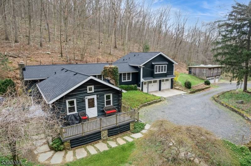 Tewksbury Twp., NJ 07830,8 Boulder Hill Rd