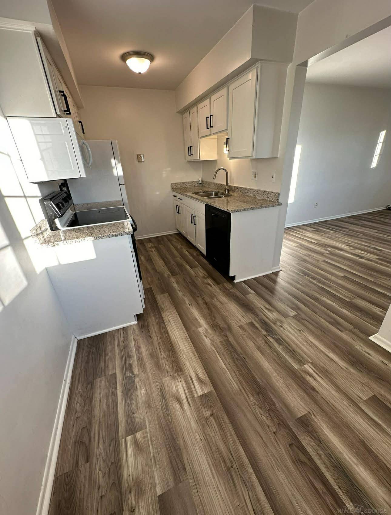 Utica, MI 48317,45280 Deshon ST