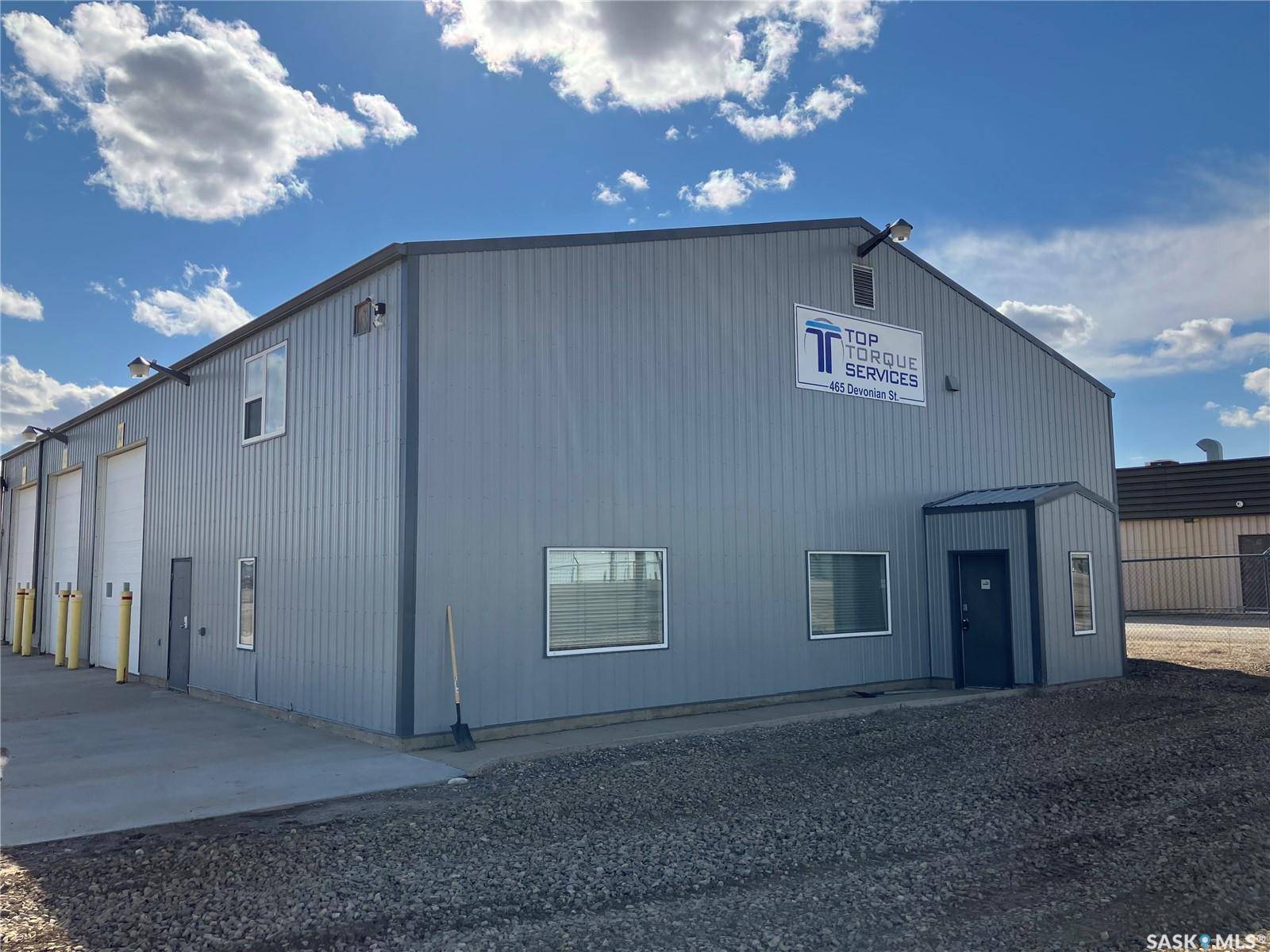 Estevan, SK S4A 2A3,465 Devonian STREET