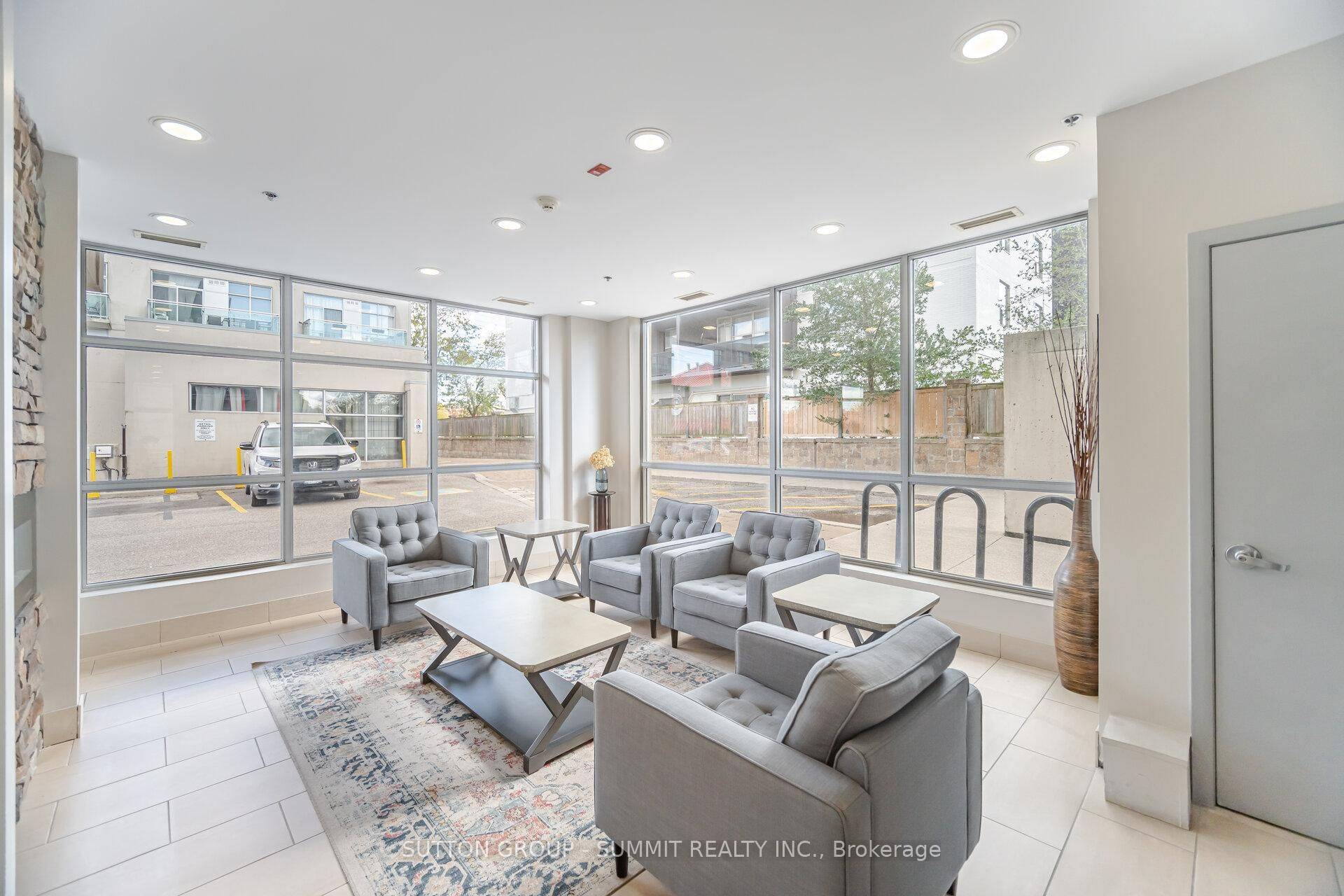 Toronto W04, ON M9N 0A2,2464 WESTON RD #401