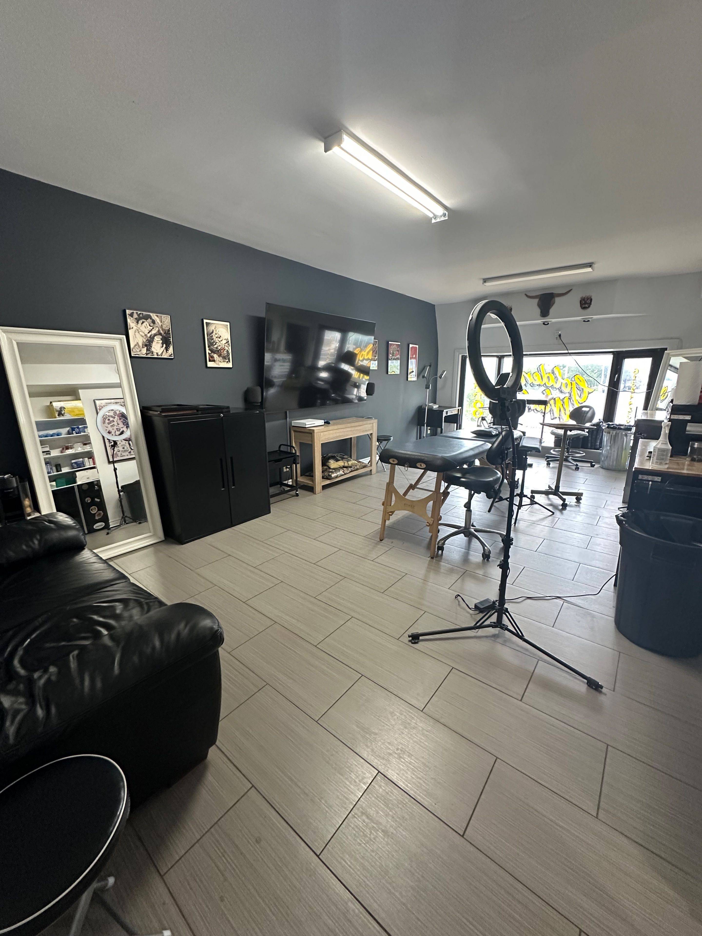 Dows Lake - Civic Hospital And Area, ON K1S 4M6,338 Preston ST #2nd Floor