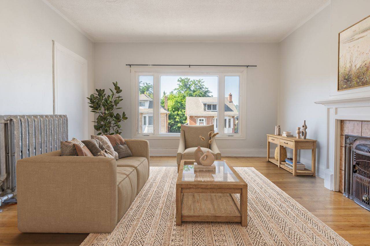 Hamilton, ON L8P 1J6,270 Main ST W #2