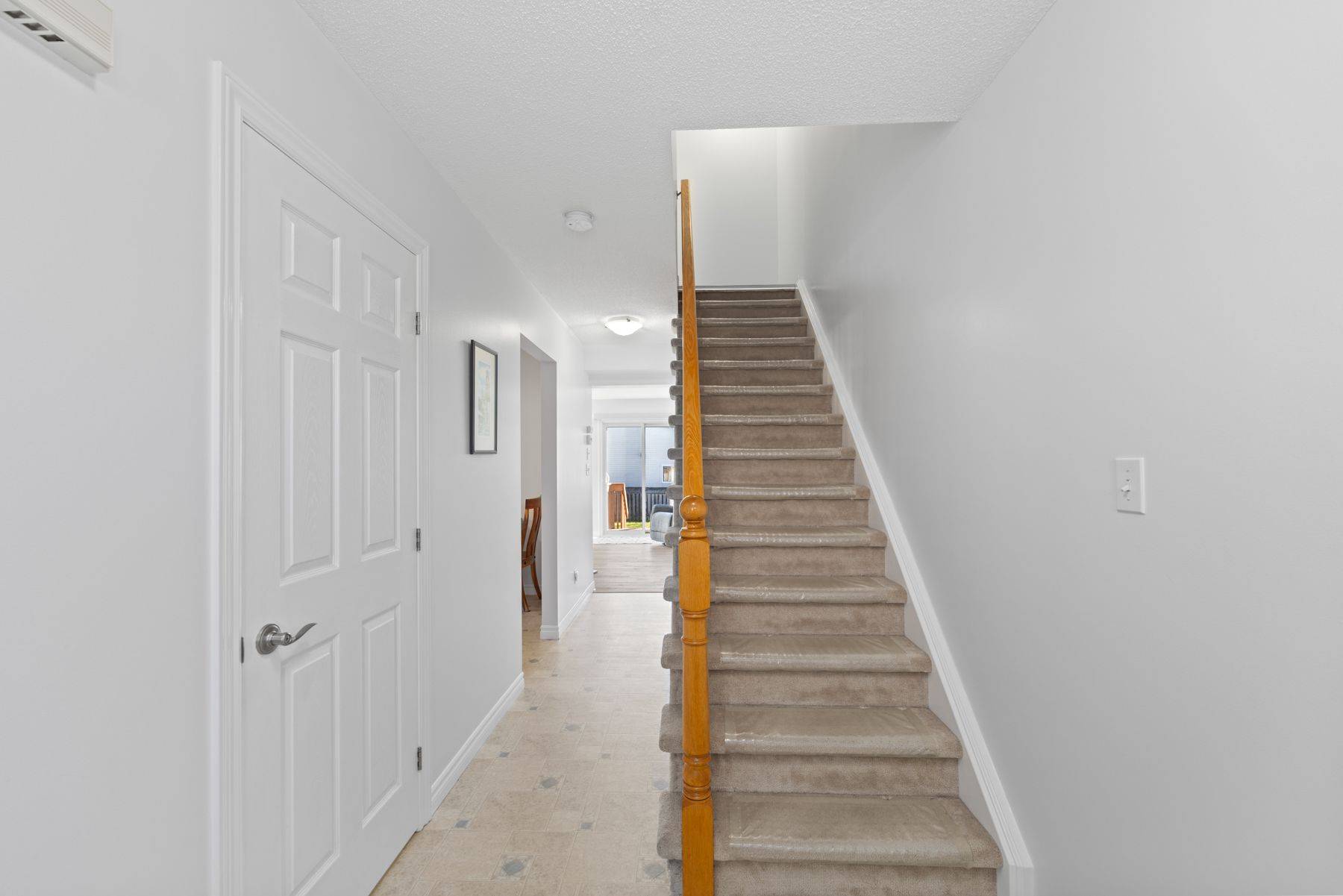 Kingston, ON K7M 9C9,582 Heritage CT