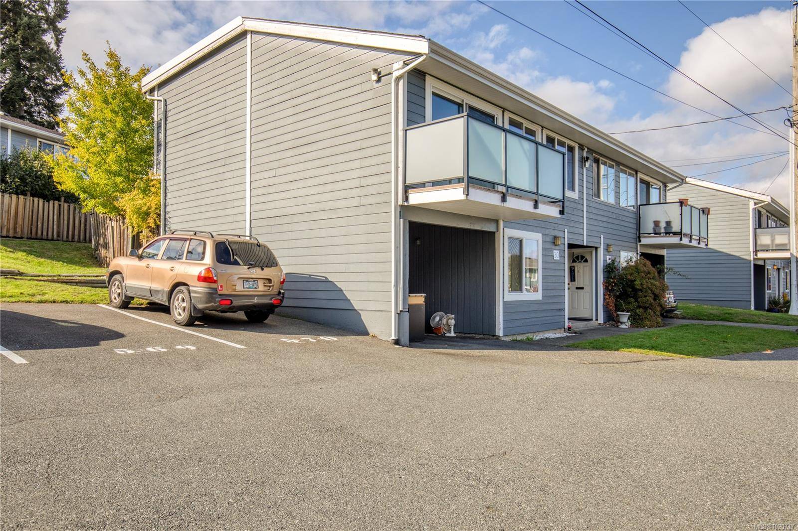 Nanaimo, BC V9R 1A8,507 Ninth St #30