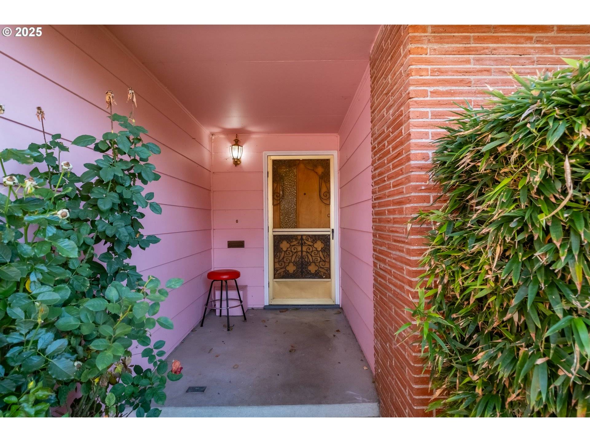 Portland, OR 97206,3004 SE 80TH AVE