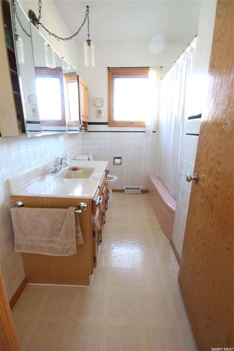 St. Walburg, SK S0M 2T0,315 First AVENUE E