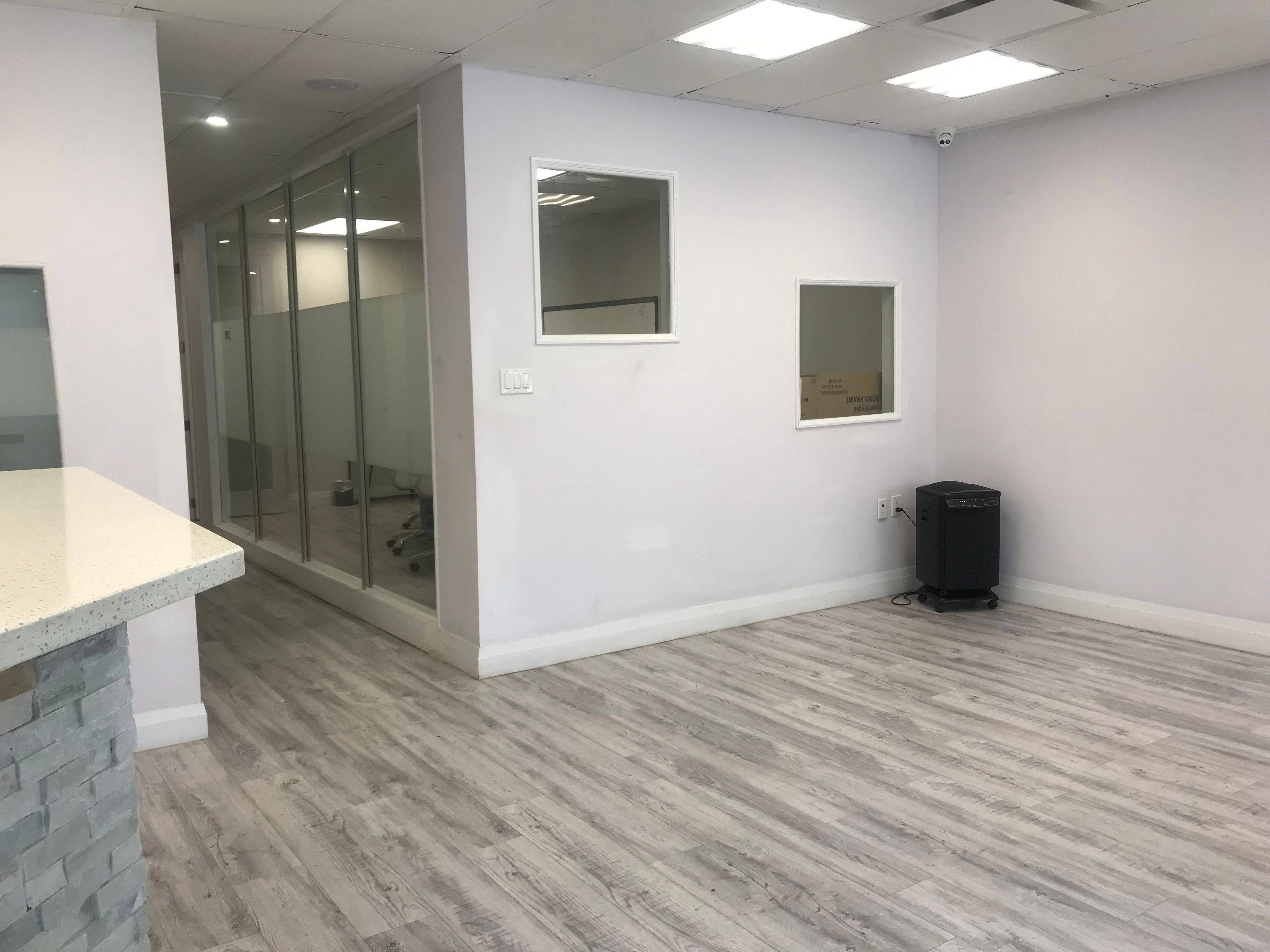 Hamilton, ON L8H 2W1,279 Kenilworth AVE N #Off#2