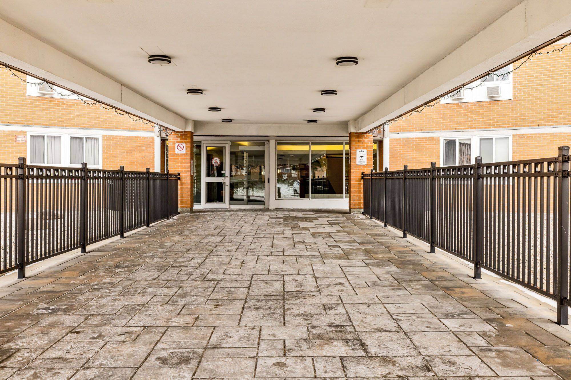 Beacon Hill North - South And Area, ON K1J 8K5,2020 Jasmine CRES #918