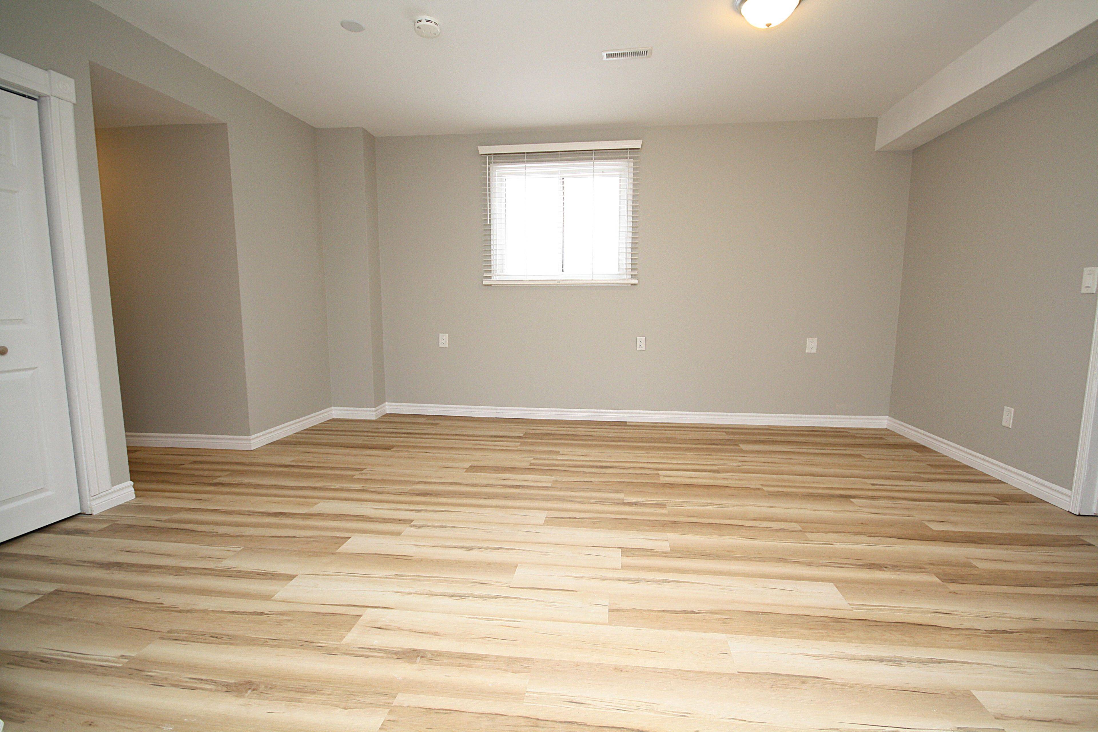 Barrie, ON L4N 6Y3,36 Porritt ST #B