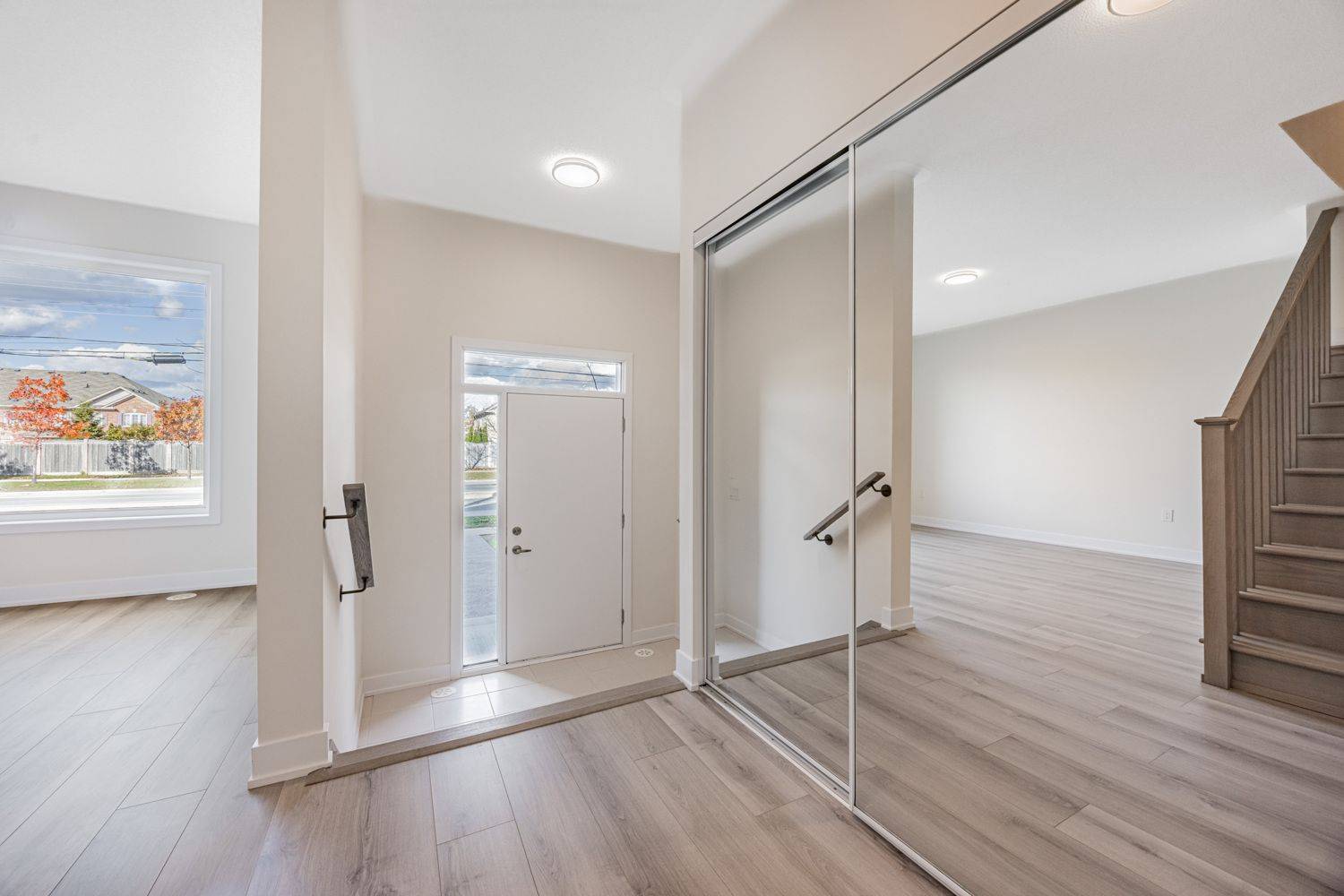 Whitby, ON L1R 0S3,8 Lively WAY