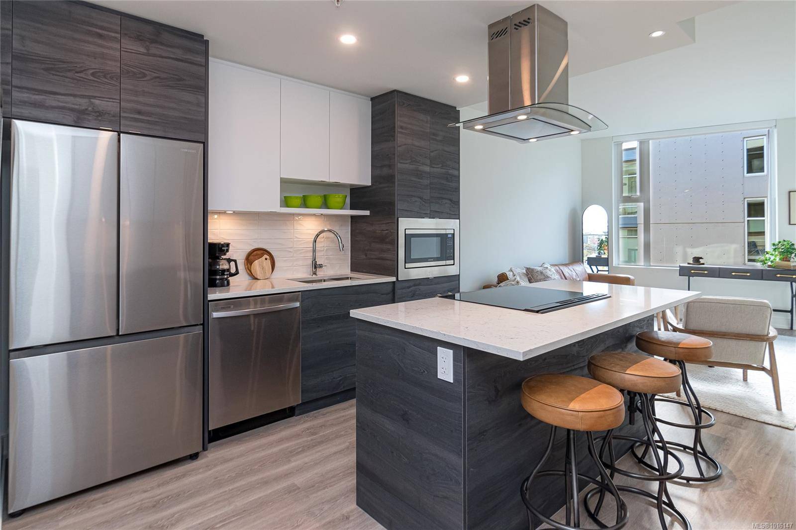 Victoria, BC V8W 0H1,1628 Store St #816