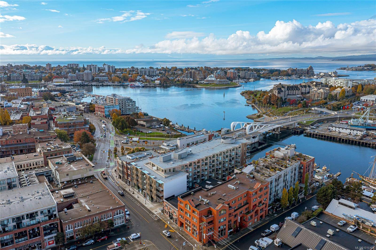 Victoria, BC V8W 0H1,1628 Store St #816