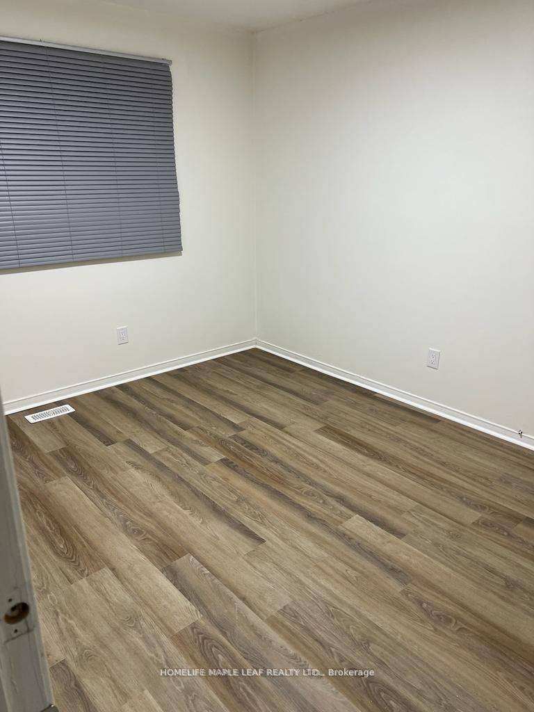 Brampton, ON L6Y 1V5,28 Ladore DR #(Upper)