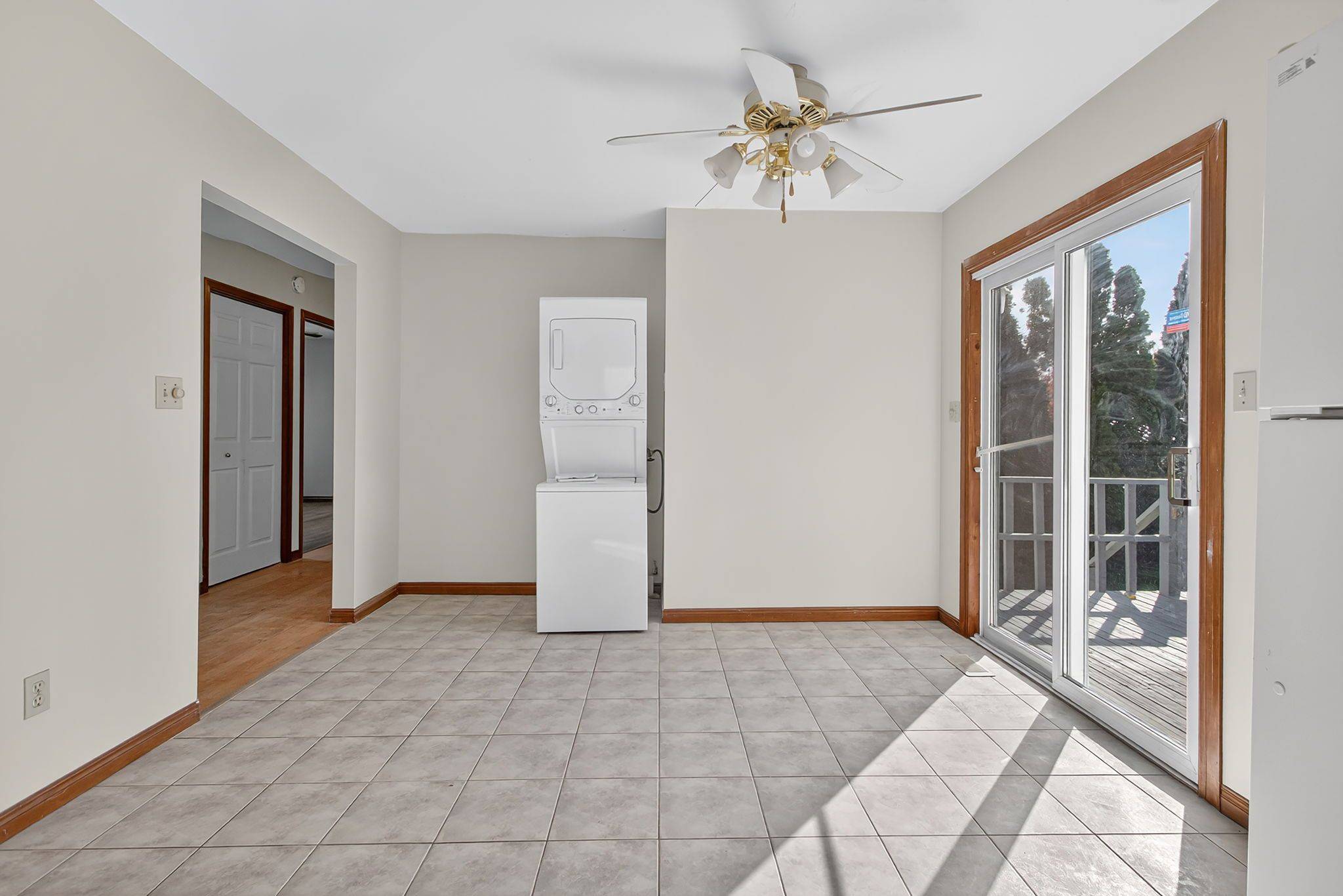 Chatham-kent, ON N7M 5Y4,194 Merritt AVE