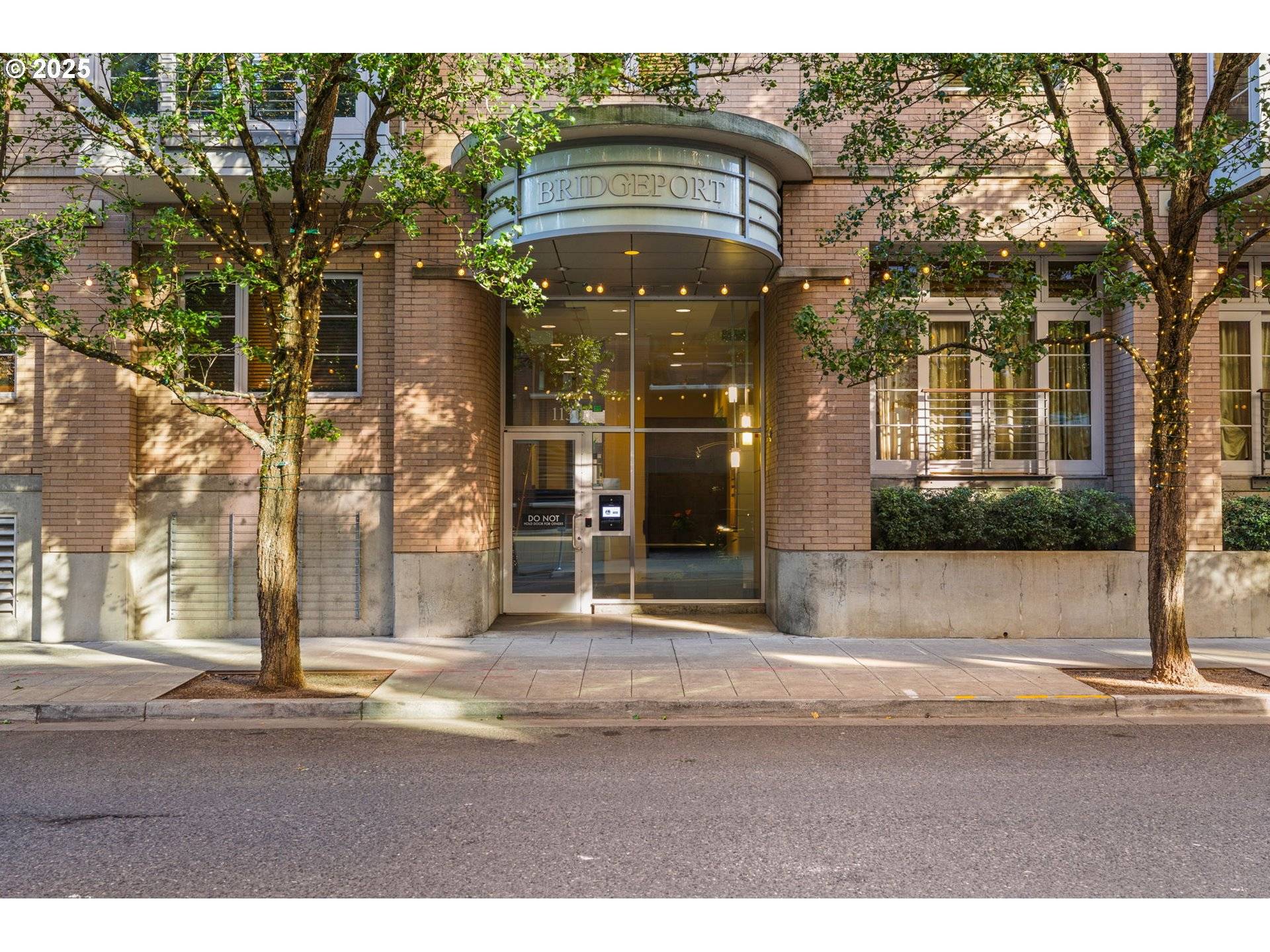 Portland, OR 97209,1130 NW 12TH AVE #214