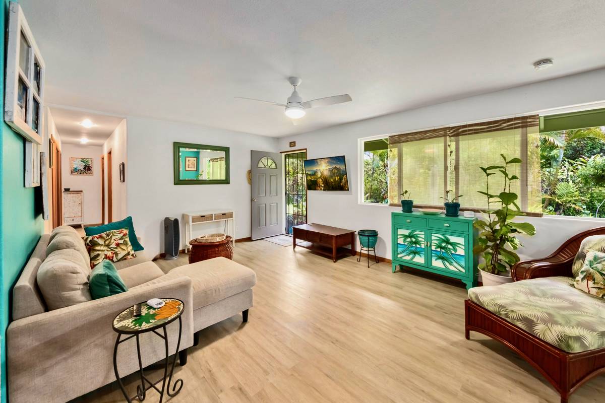 Pahoa, HI 96778,14-573 SEAVIEW RD