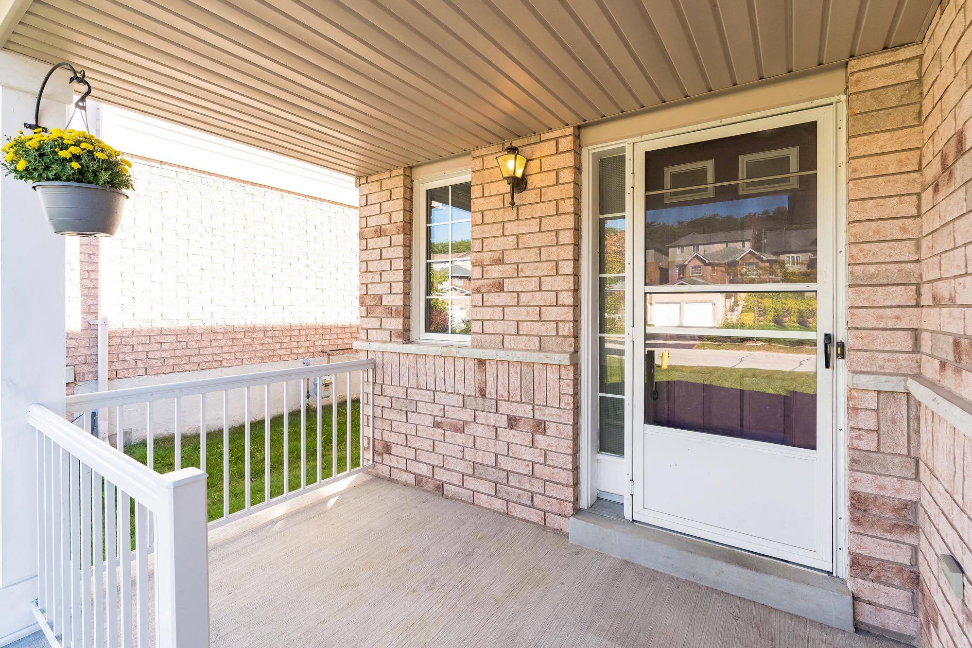 Barrie, ON L4N 0X4,33 Bird ST