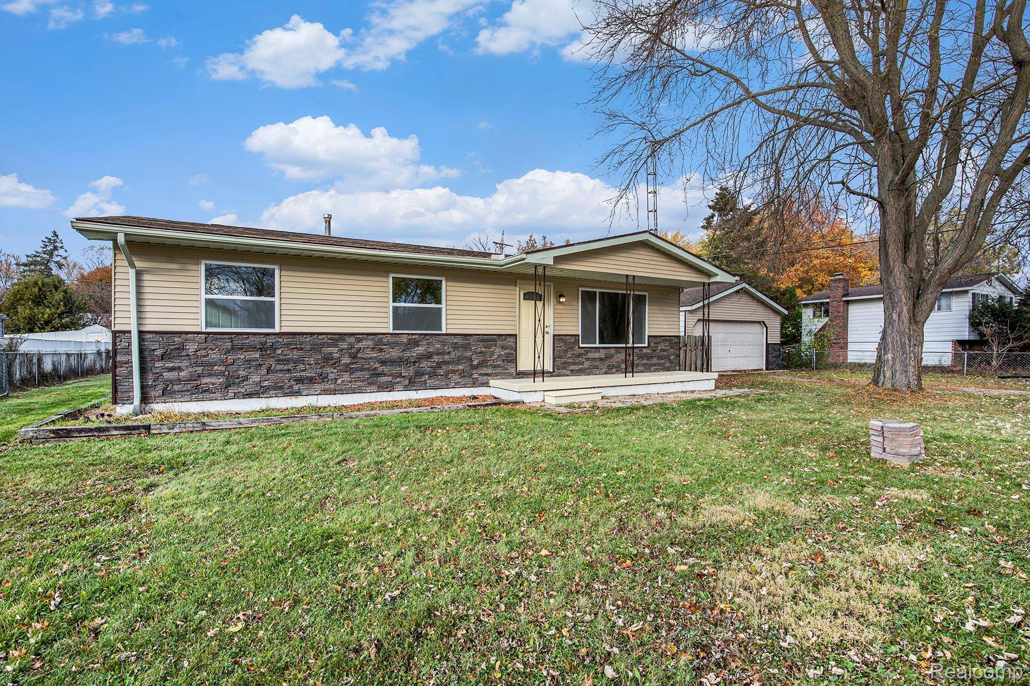 Flint, MI 48506,5111 Paro DR