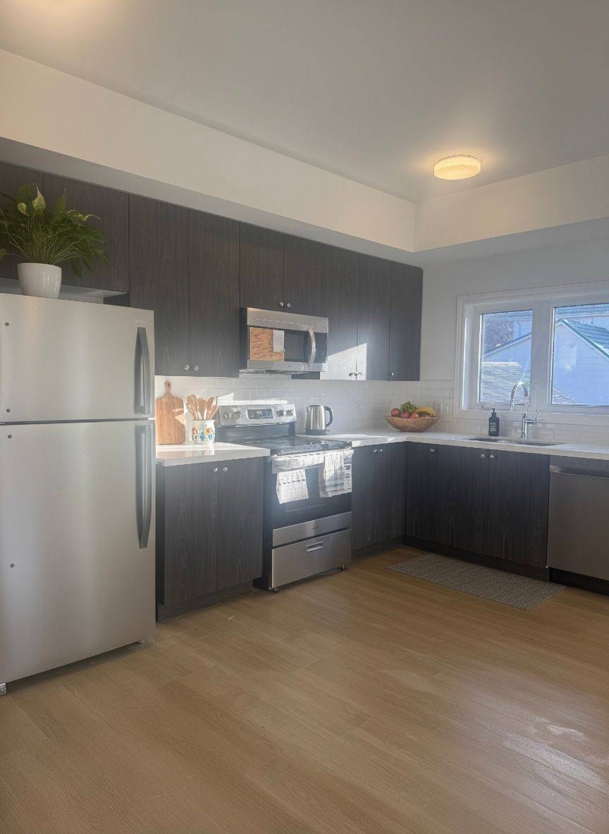 Grimsby, ON L3M 3T2,2 Slessor BLVD #13