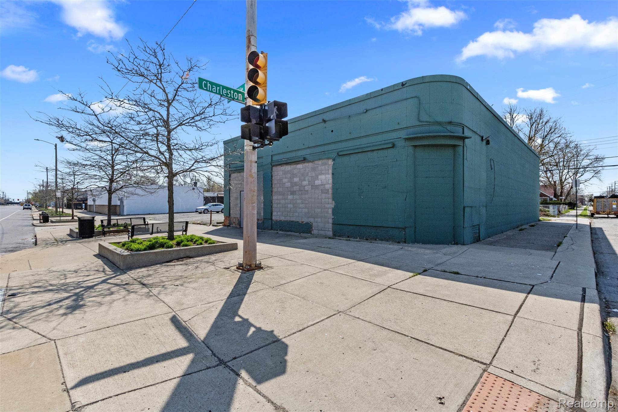 Detroit, MI 48203,341 W 7 Mile RD