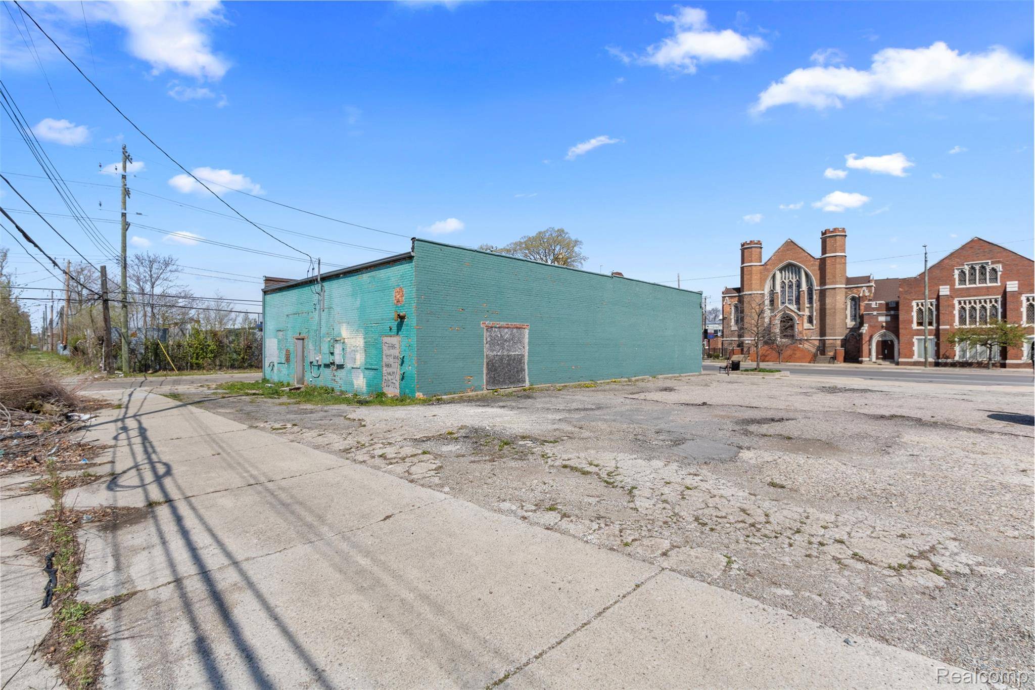 Detroit, MI 48203,341 W 7 Mile RD