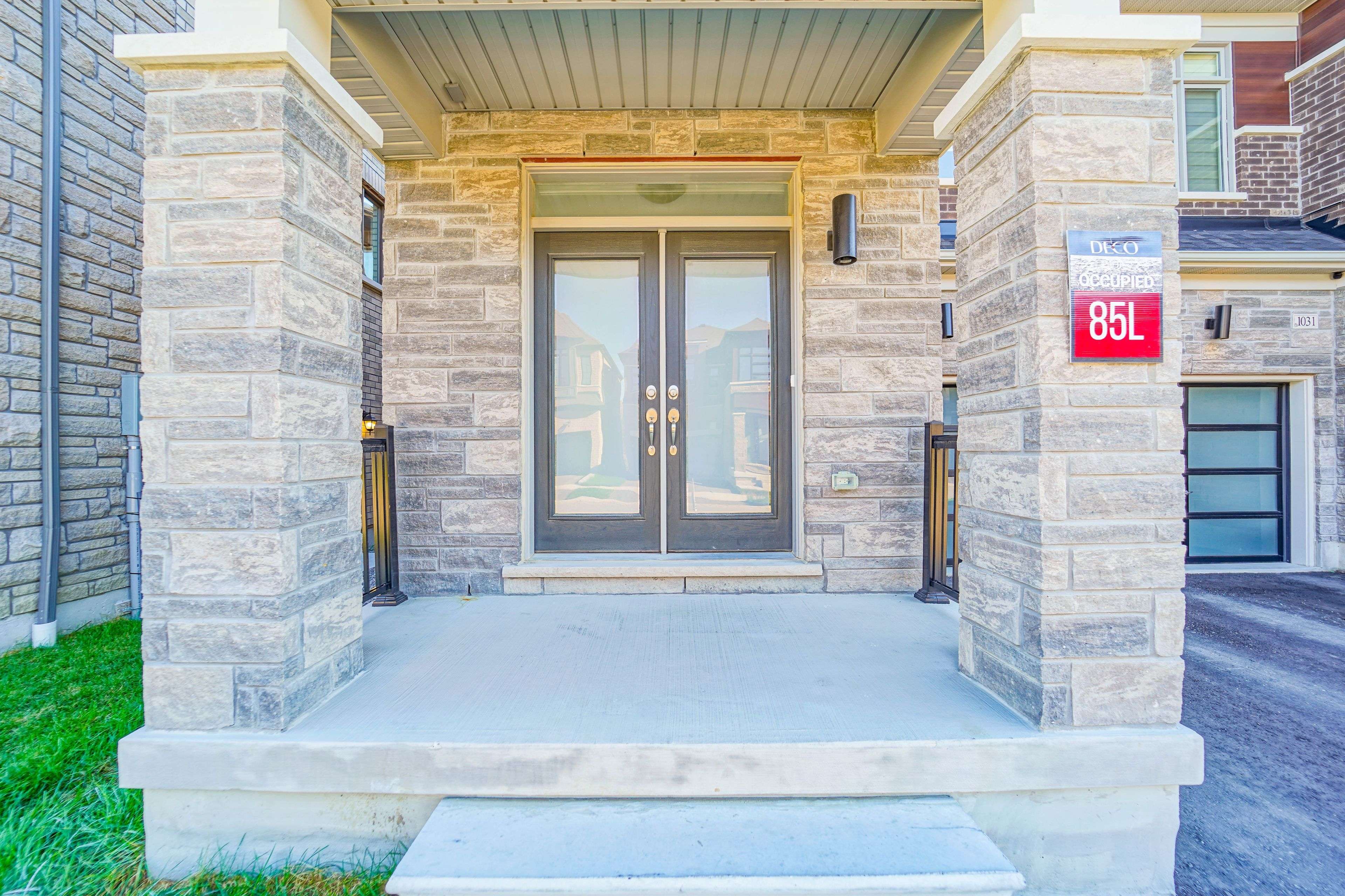 Pickering, ON L0H 1J0,1033 Pisces TRL