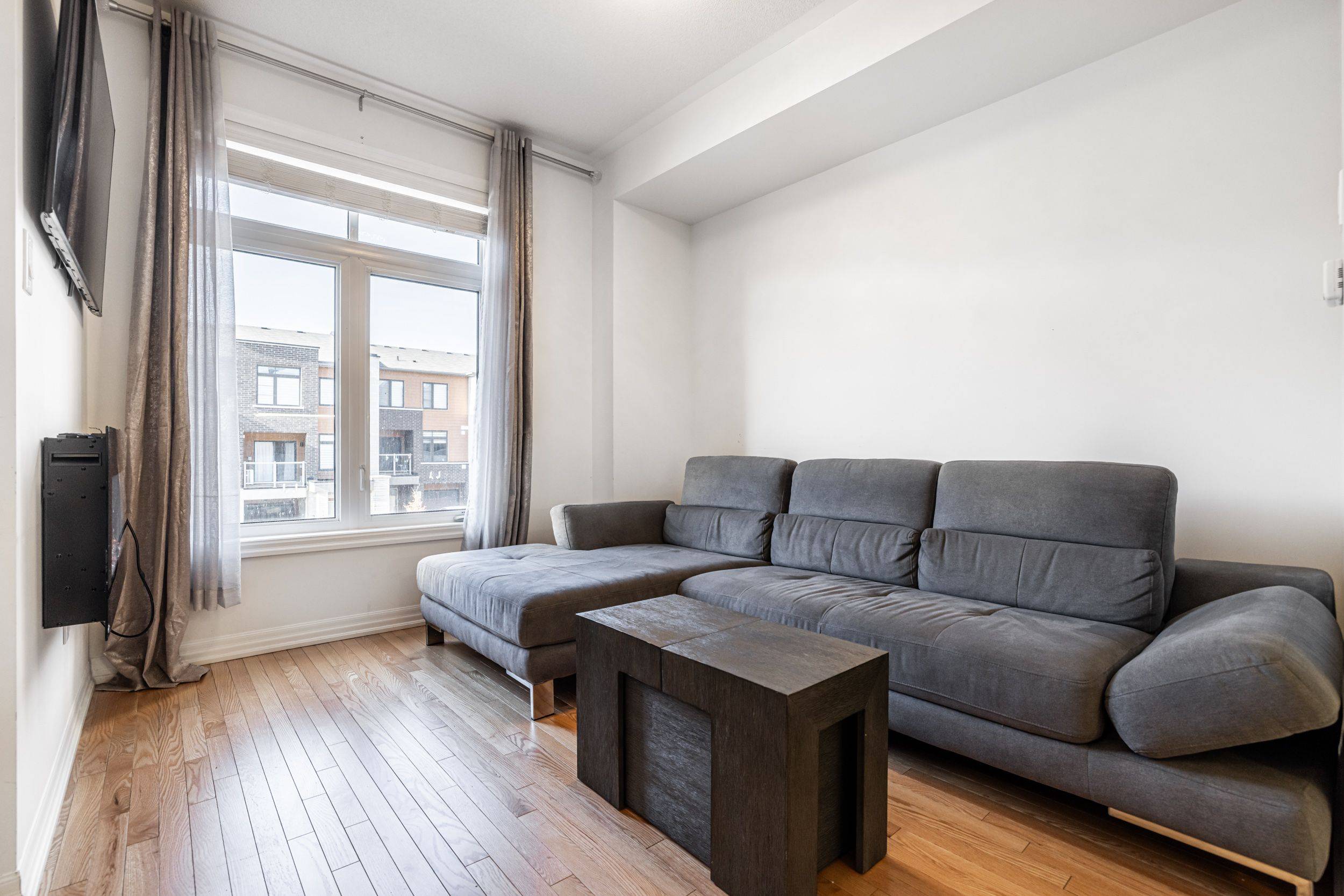 Newmarket, ON L3X 0L2,123 Bravo LN