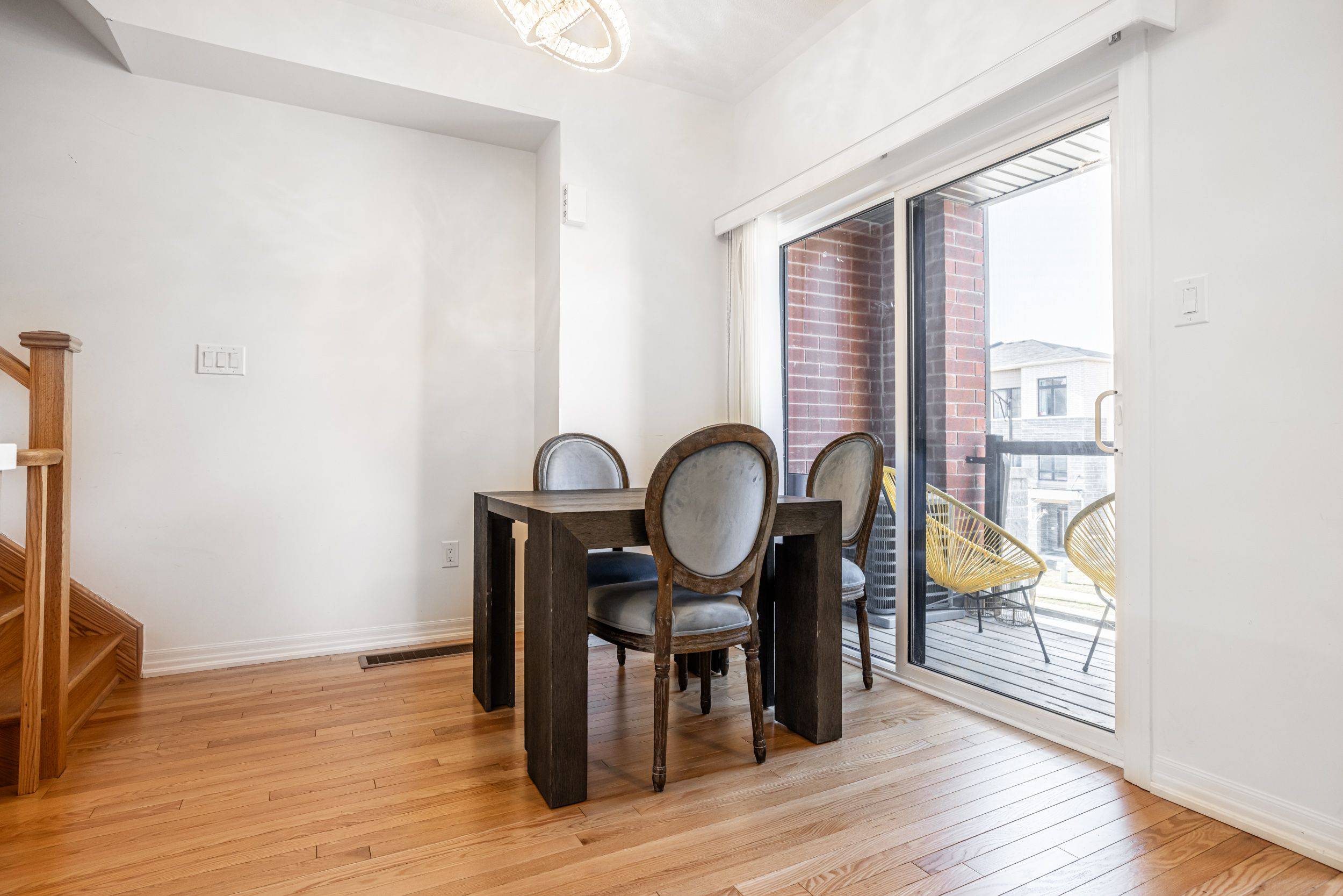 Newmarket, ON L3X 0L2,123 Bravo LN