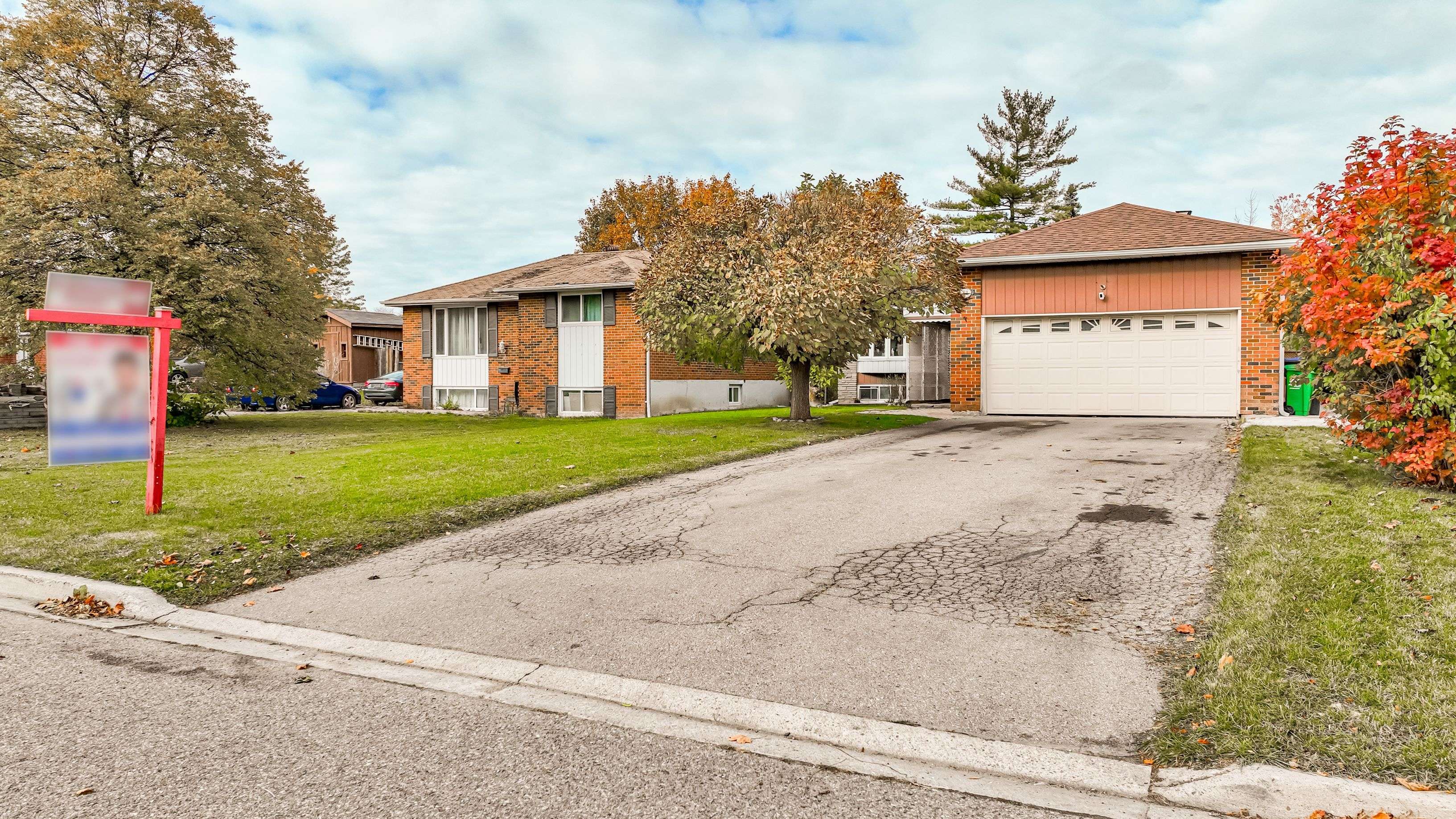 Brampton, ON L6T 1K8,61 Deerfield CRES
