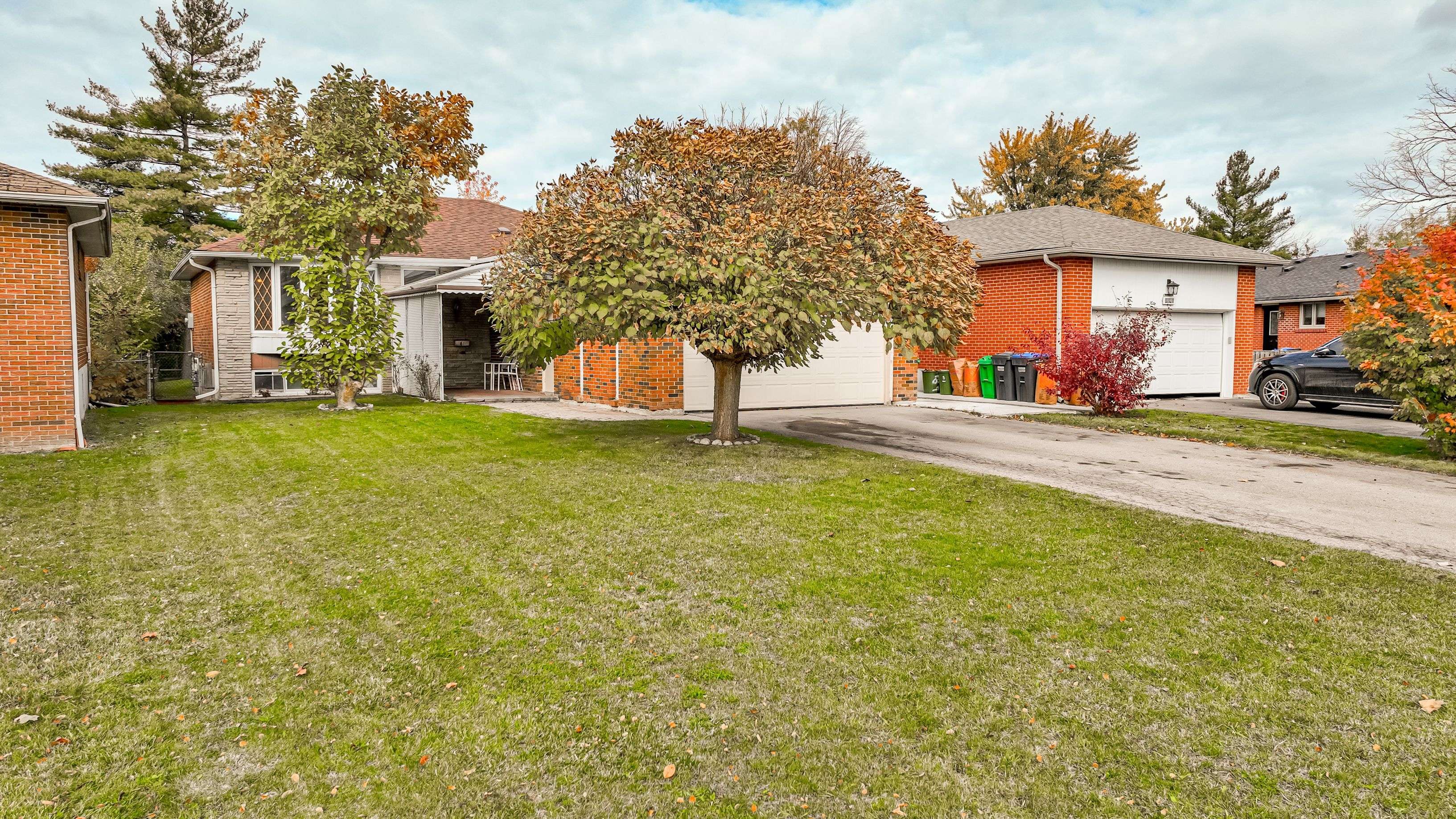 Brampton, ON L6T 1K8,61 Deerfield CRES