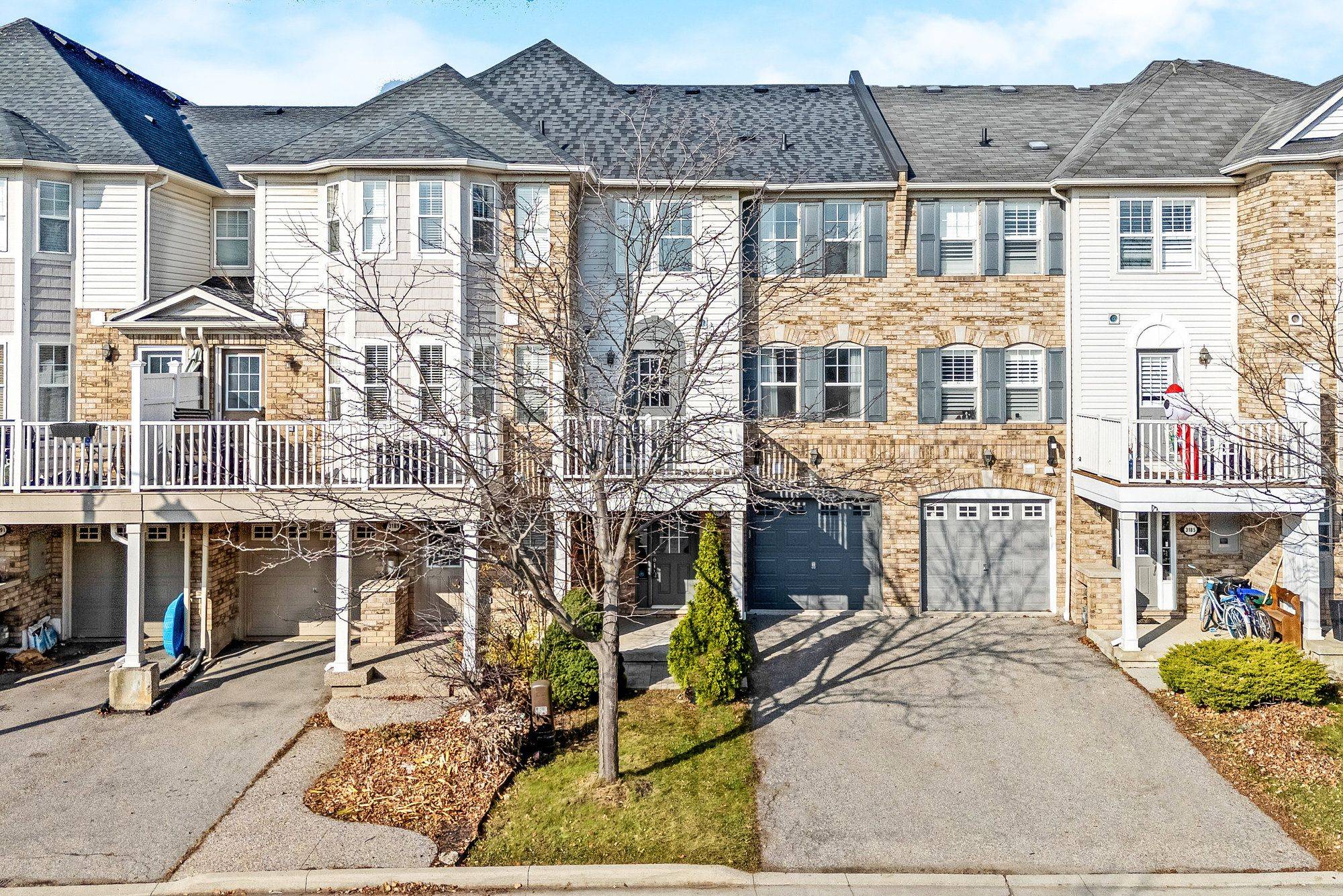 Oakville, ON L6M 5H7,3187 Stornoway CIR