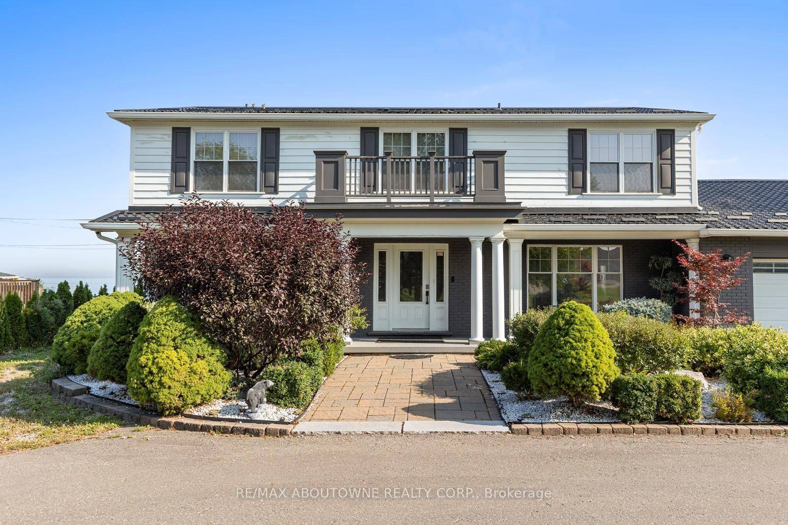 Hamilton, ON L8E 5E1,1073 North Service RD