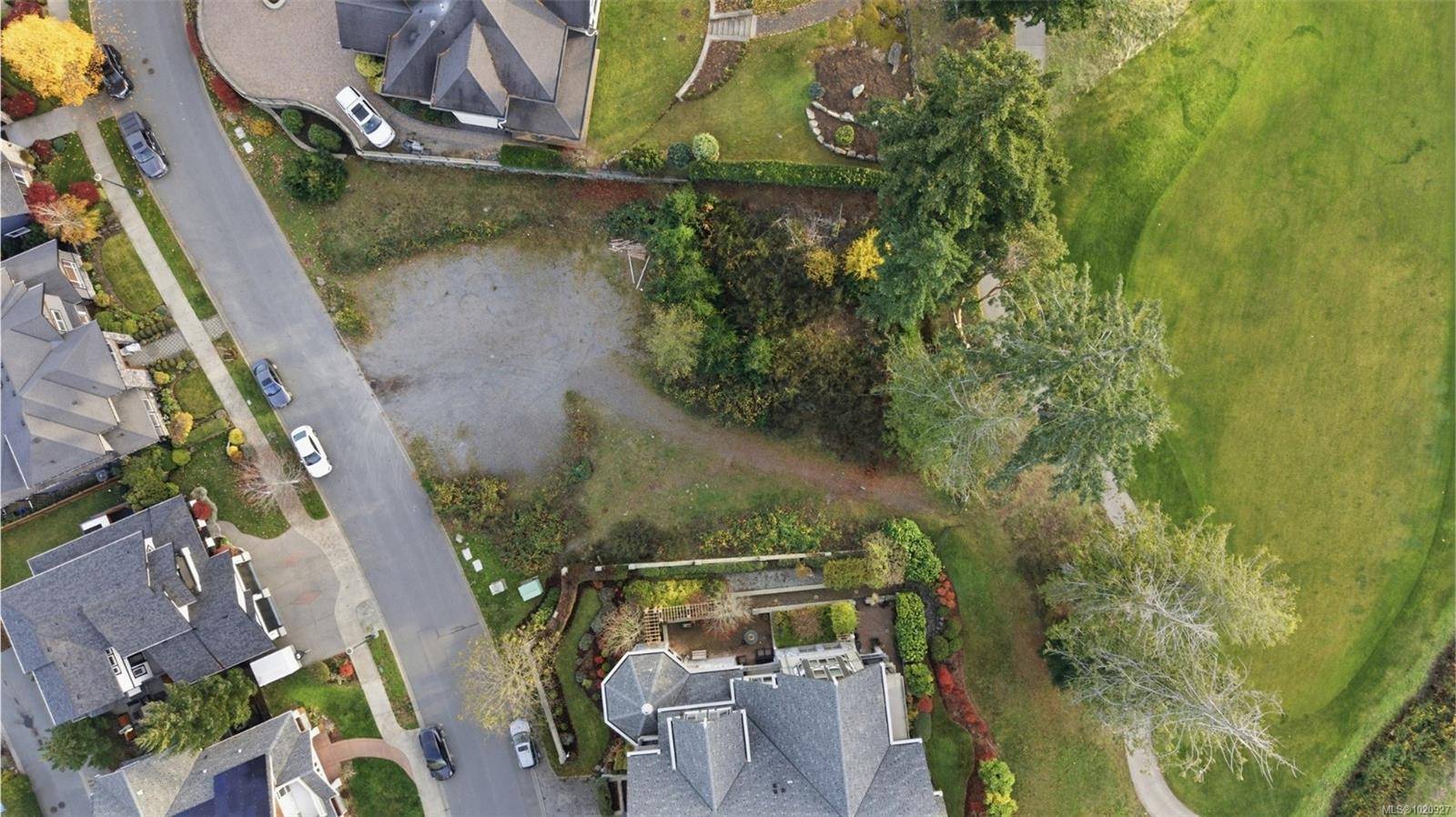 Langford, BC V9B 6R6,2018 Troon Crt #Lot A