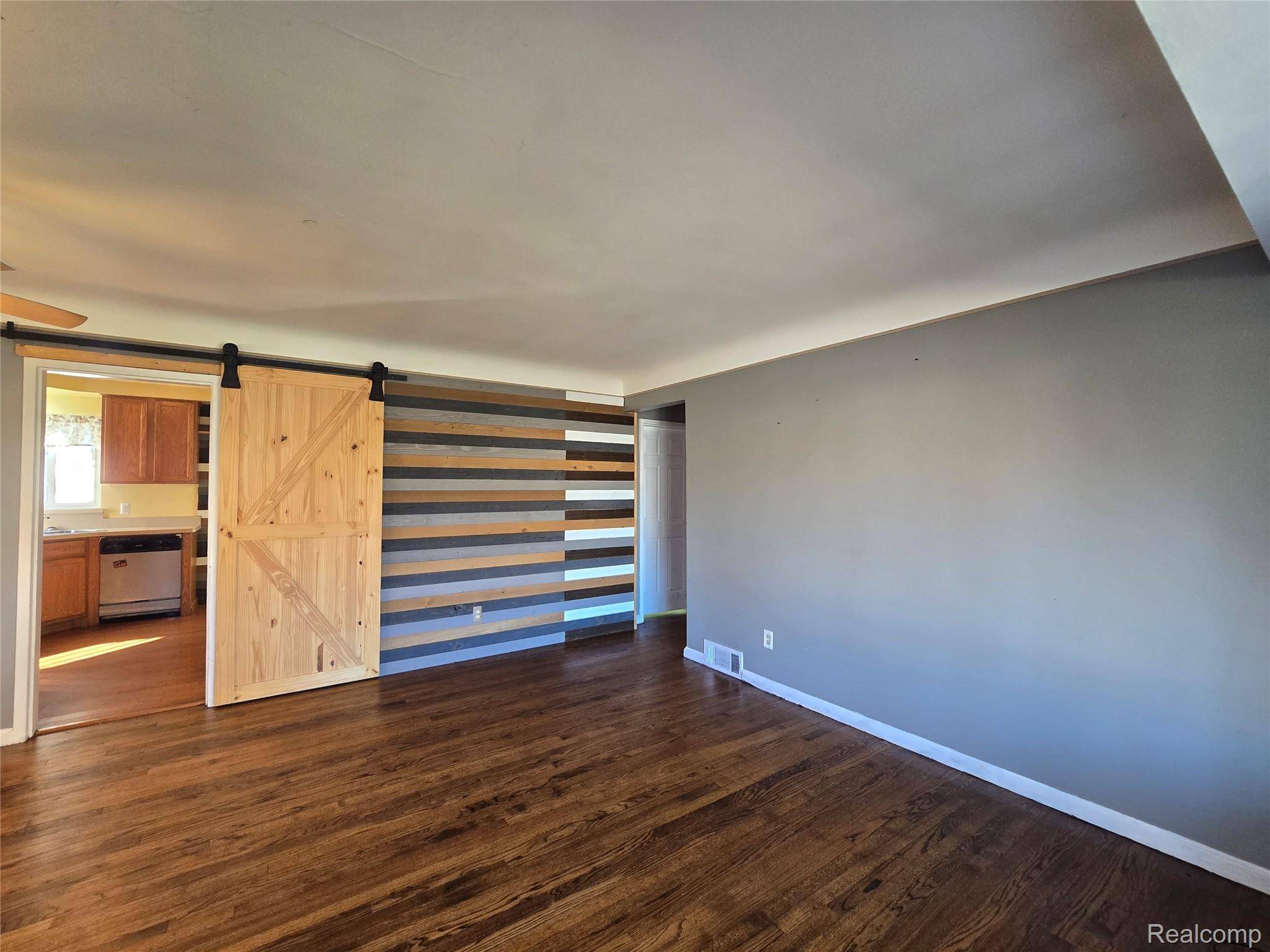 Redford, MI 48240,20462 Beech Daly RD