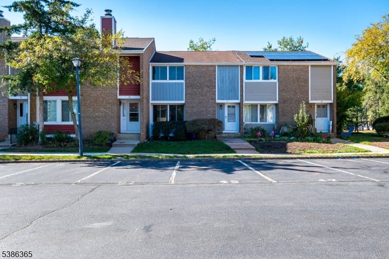 51 Balsam Ct, Hillsborough Twp., NJ 08844