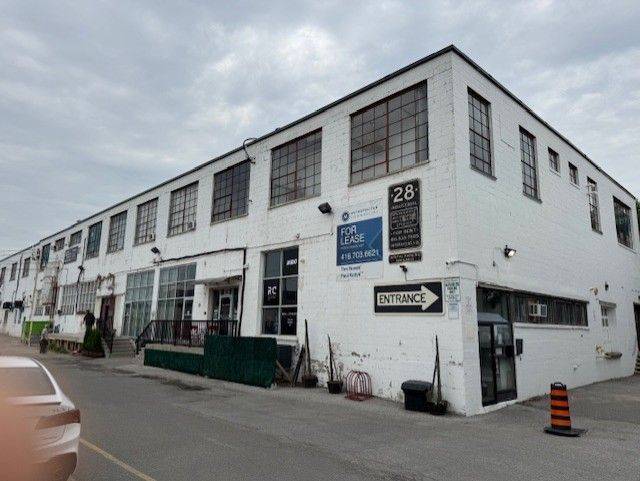 Toronto C11, ON M4G 1Y9,28 industrial ST #113