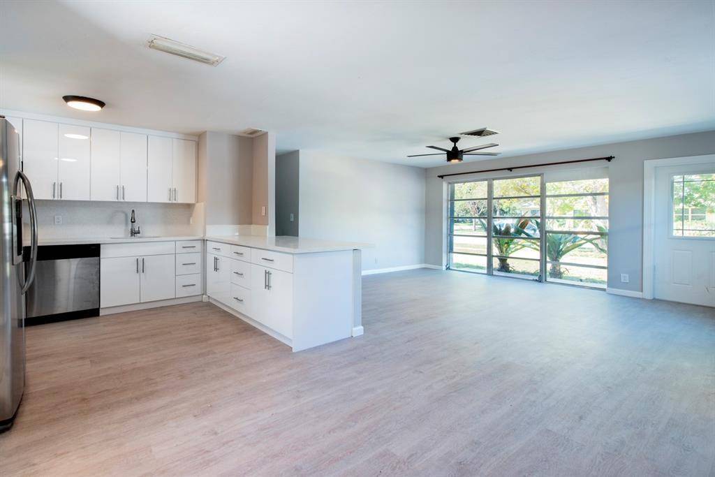 Pompano Beach, FL 33064,2380 NE 8th Ave